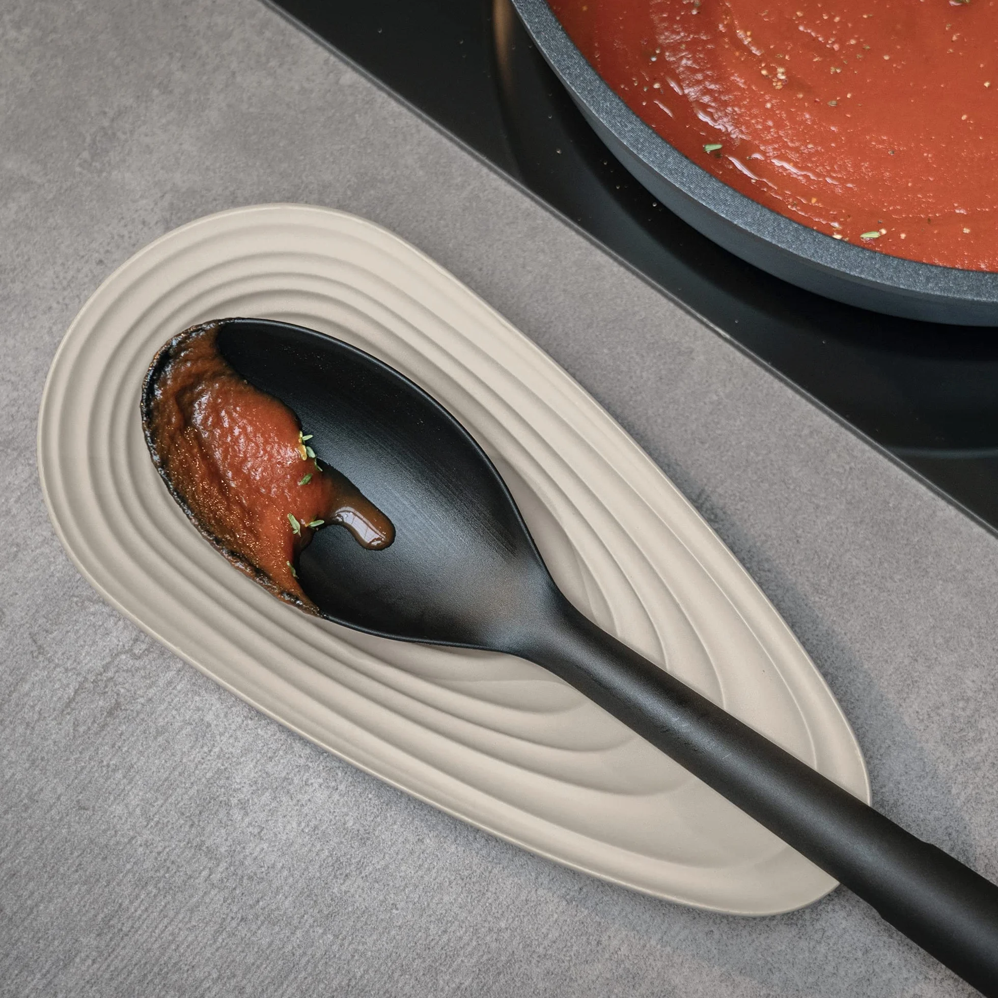 Guzzini - Eco-Kitchen, KEEP CLEAN, Podpórka pod łyżkę, Podpórka na sztućce, Materiał z recyklingu - Mleczna biel, 25x12,5xh 3 cm - 179900156