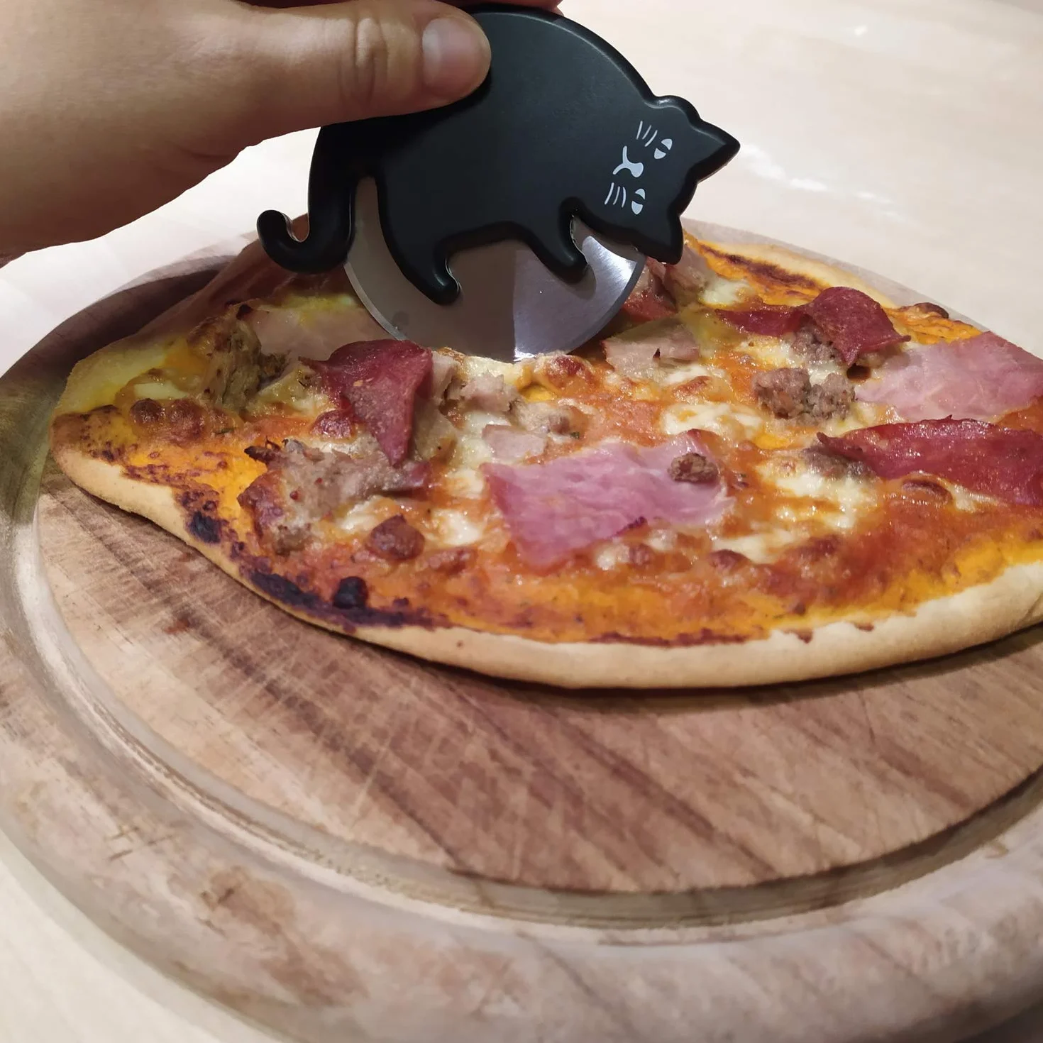 Kikkerland Cat Lovers CU308 nóż do pizzy w kształcie kota z ostrzem ze stali nierdzewnej