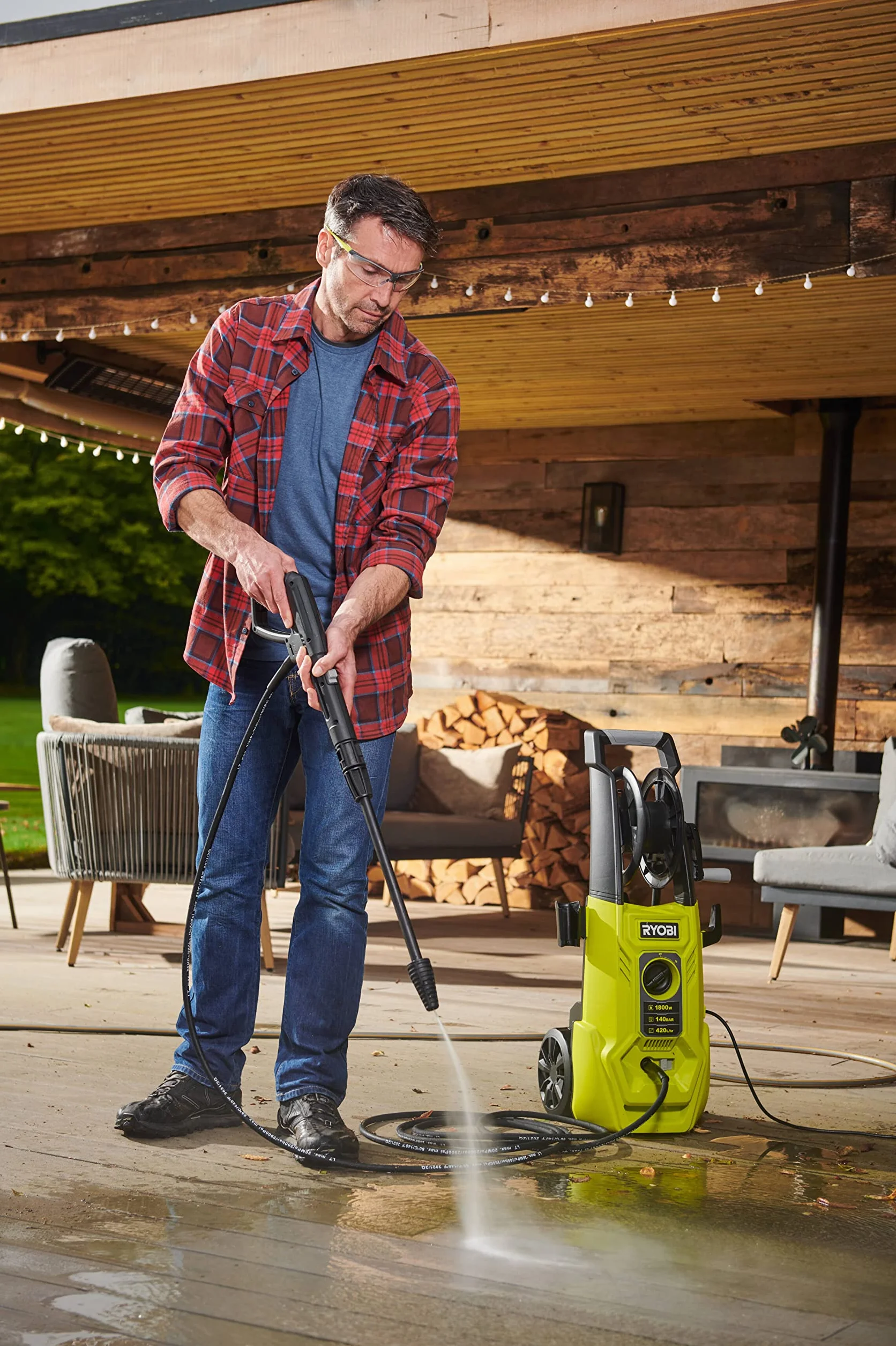 Ryobi Myjka Ciśnieniowa, RY140PWA, Moc Silnika 1800 W, maks. Ciśnienie 140 Bar, Przepływ 420 l/h, Wąż 6 m, Szybkozłącze, Lanca Vario, Lanca Turbo, Szczotka Uniwersalna