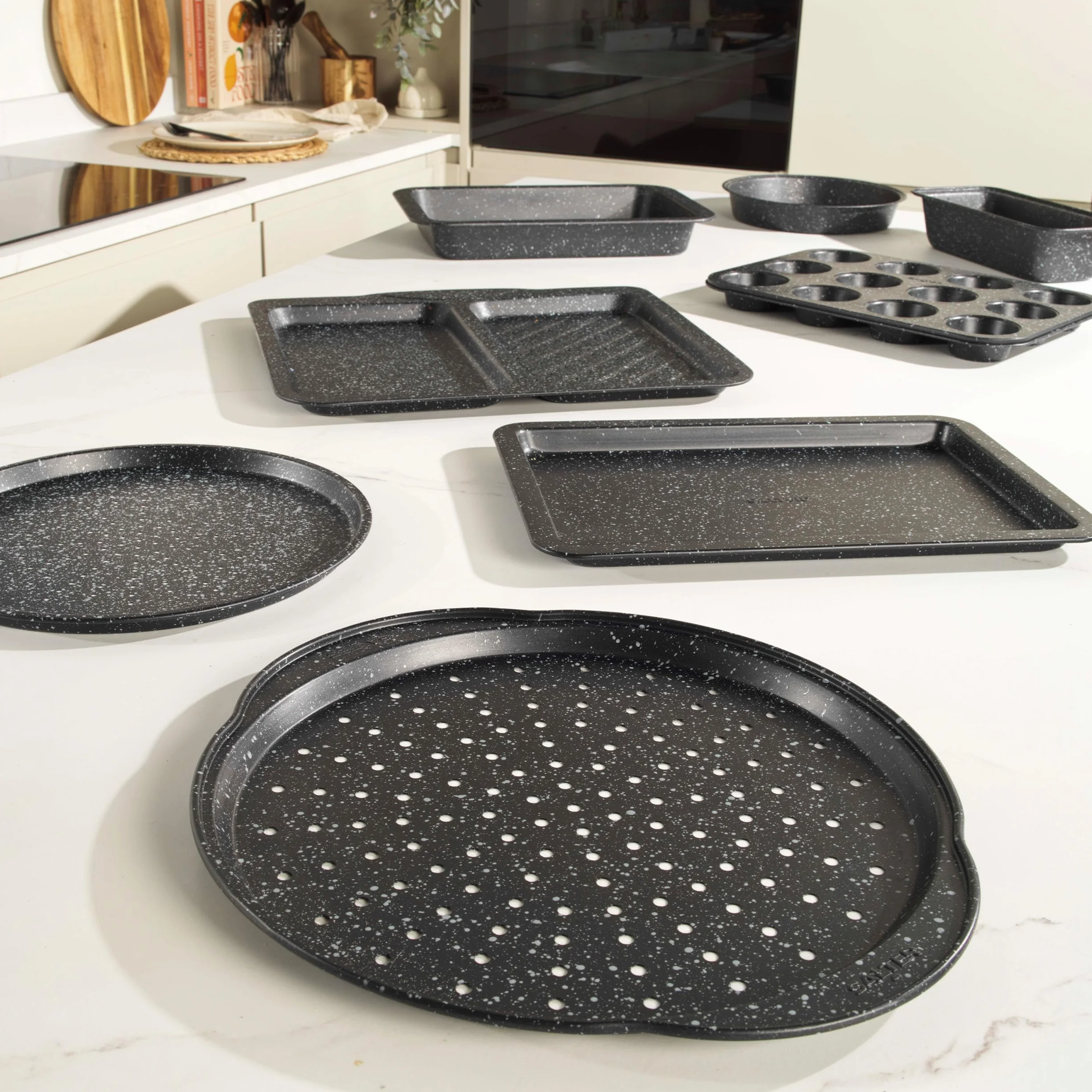 Salter BW07032BRMFOB Megastone Collection Carbon Steel Roaster, Roasting Pan, Deep Baking Tray, Non-Stick Coating, Oven Safe, PFOA-Free, 36 cm, Black