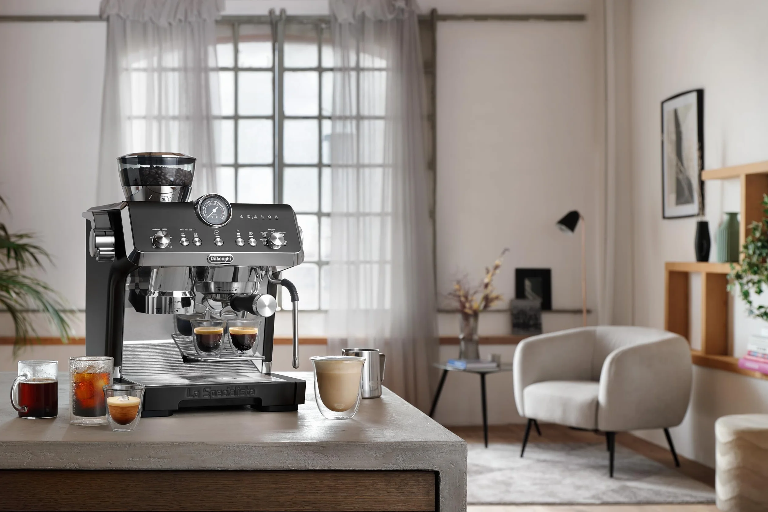 De'Longhi La Specialista Opera EC9555.BK ekspres do kawy espresso z Cold Brew i Espresso Cool, profesjonalny spieniacz do mleka, technologia mielenia czujników, w zestawie zestaw baristy, 1550 W,