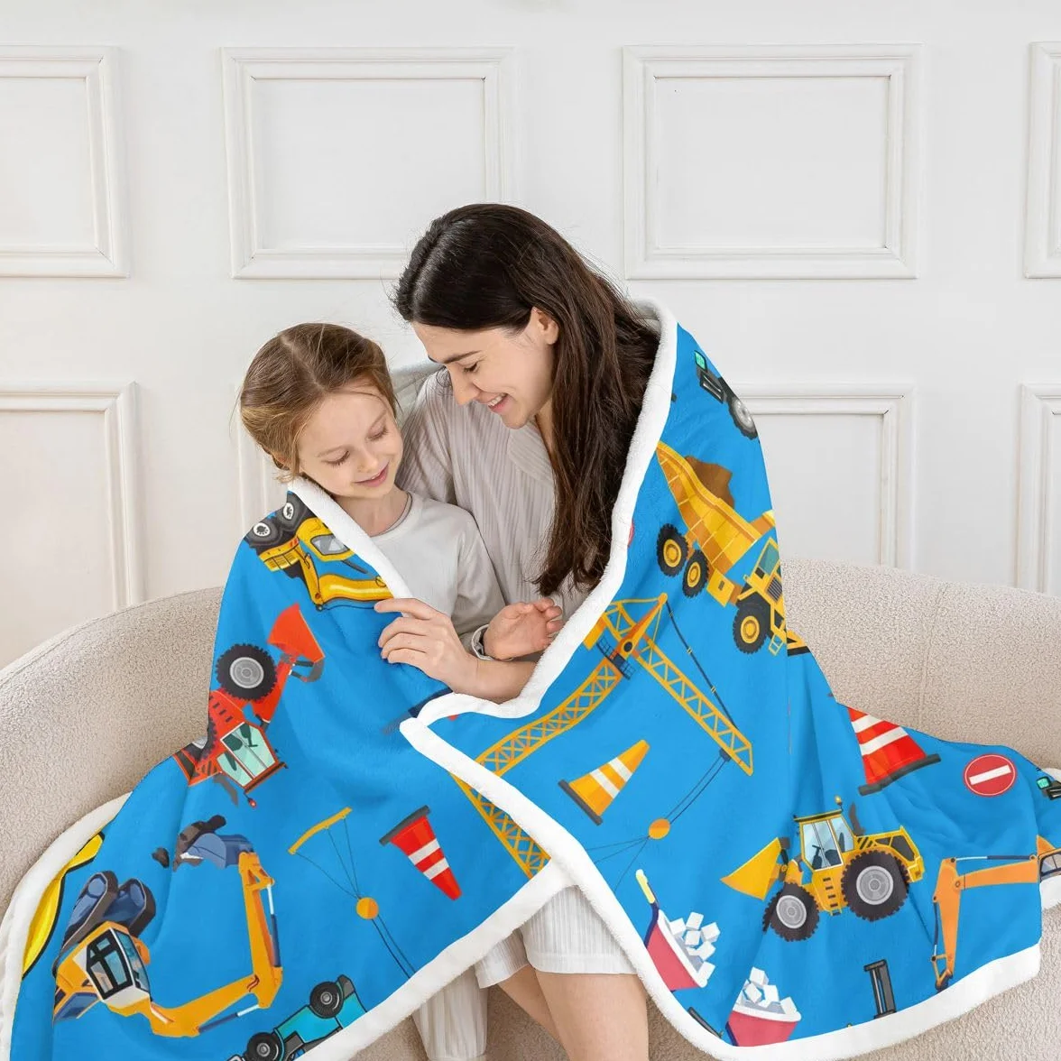 Loussiesd Pojazdy budowlane koc polarowy koparka litera F Sherpa koc dla dzieci kobiet mężczyzn pluszowy puszysty kreskówka samochód traktor królowa 228 x 229 cm na łóżko kanapę krzesło salon