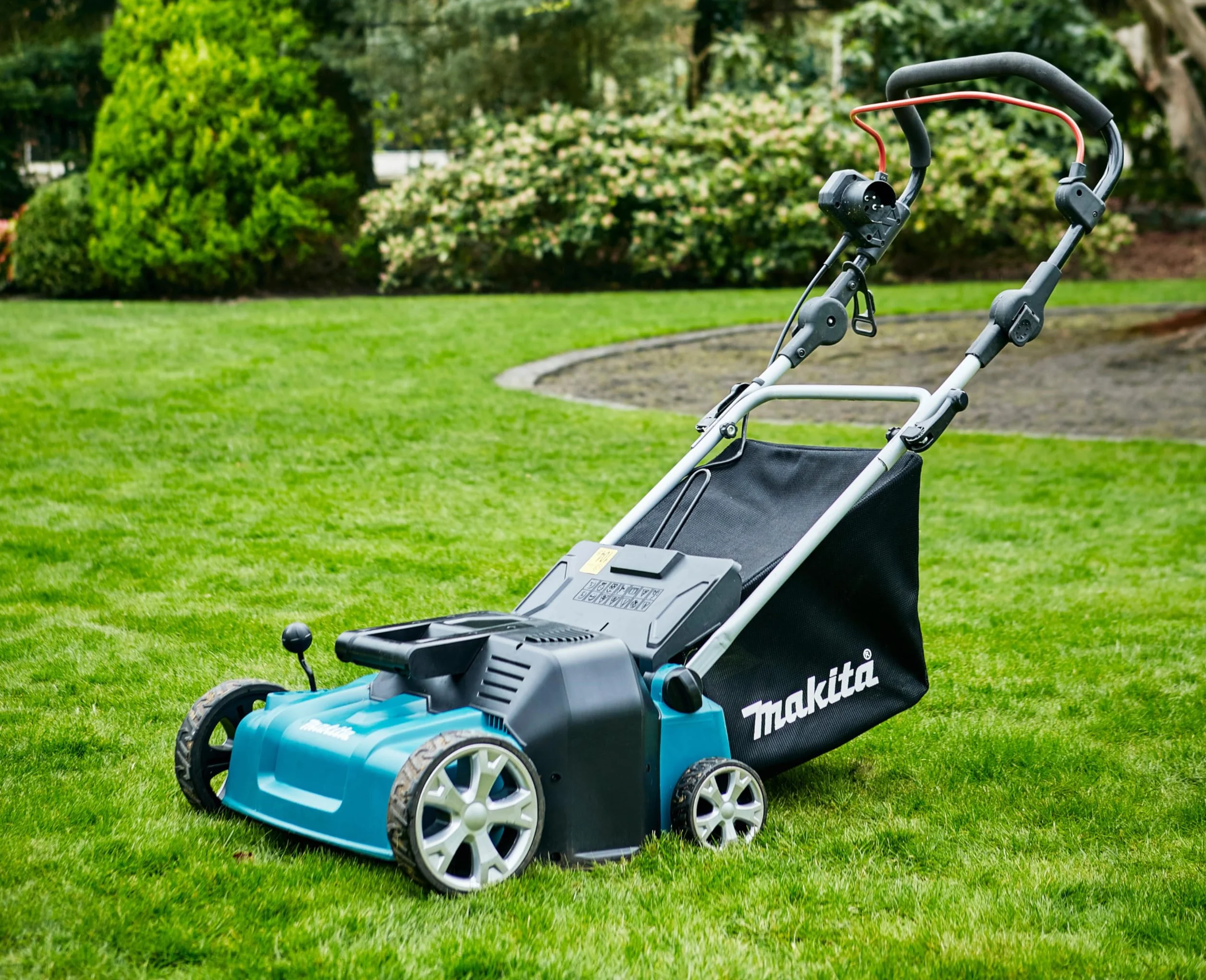 Makita UV3600 wertykulator elektryczny, 1800 W