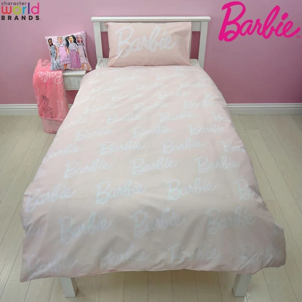 Character World Barbie oficjalny zestaw poszewek na kołdrę dla pojedynczych dzieci | wzór figurek dwustronna, 2-stronna pościel z dopasowaną poszewką na poduszkę, różowy zestaw na pojedyncze łóżko,