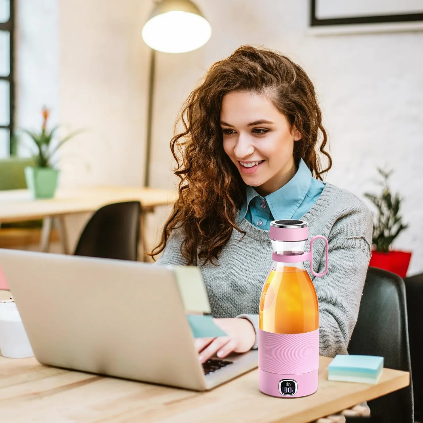 DoubleCare Przenośny blender, 6-ostrzowy elektryczny sokowirówka USB z wyświetlaczem LED, 350 ml mini blender do koktajli i smoothie, akumulator 3000 mAh, do rodzinnych sportów na świeżym powietrzu