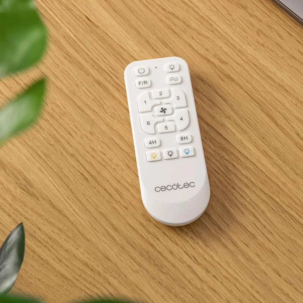 Cecotec Wentylator sufitowy ze światłem Energysilence Aero 4300 Invisible White. 35 W, 6 prędkości. Chowane łopatki. Pilot zdalnego sterowania. Timer. Wbudowane światło LED, regulowana intensywność