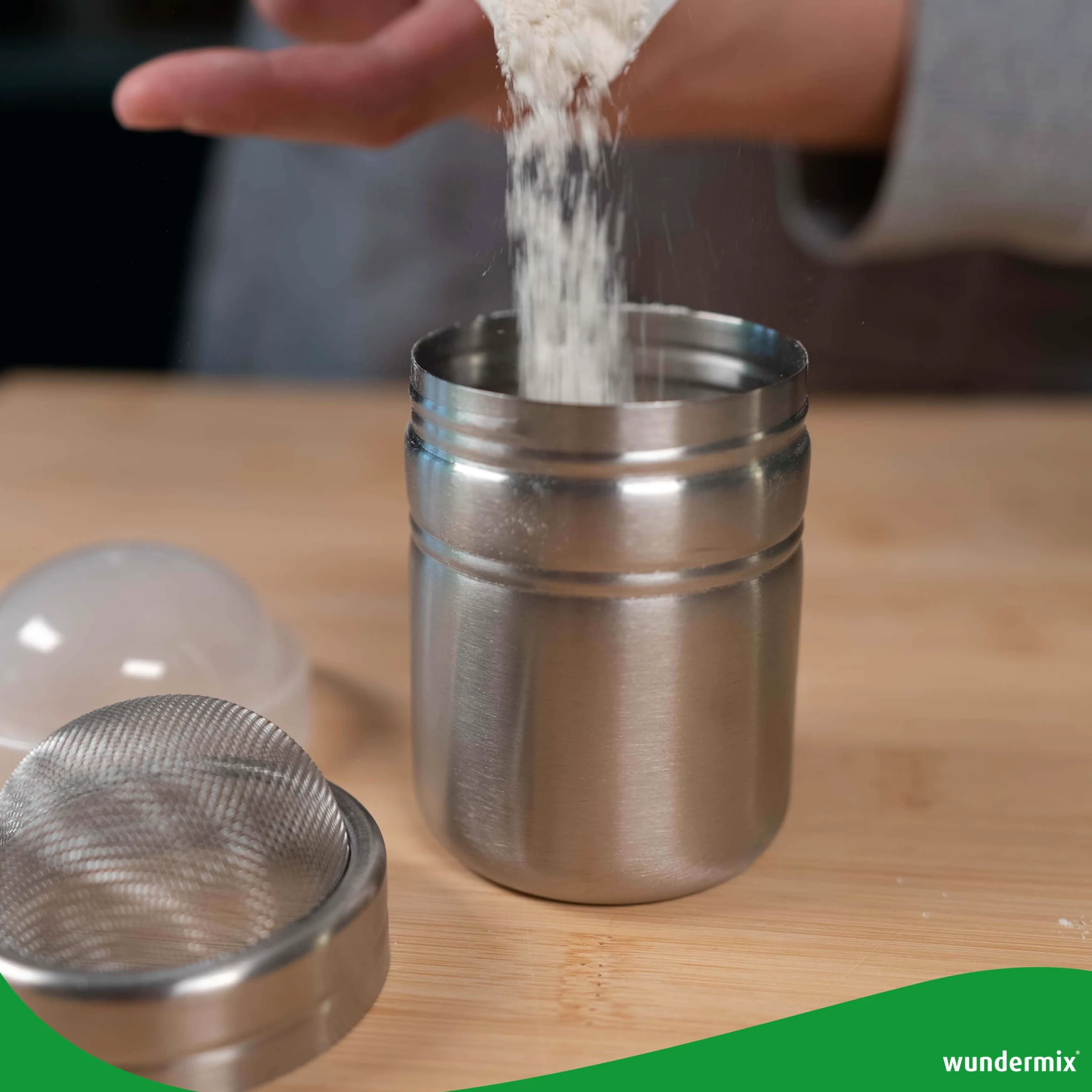 Wundermix - posypywacz StreuPro ze stali nierdzewnej • Posypywacz do cukru, cukru pudru, mąki, kakao i cyny • Do posypywania ciast, cappuccino, gorącej czekolady i nie tylko • Posypywacz do cukru