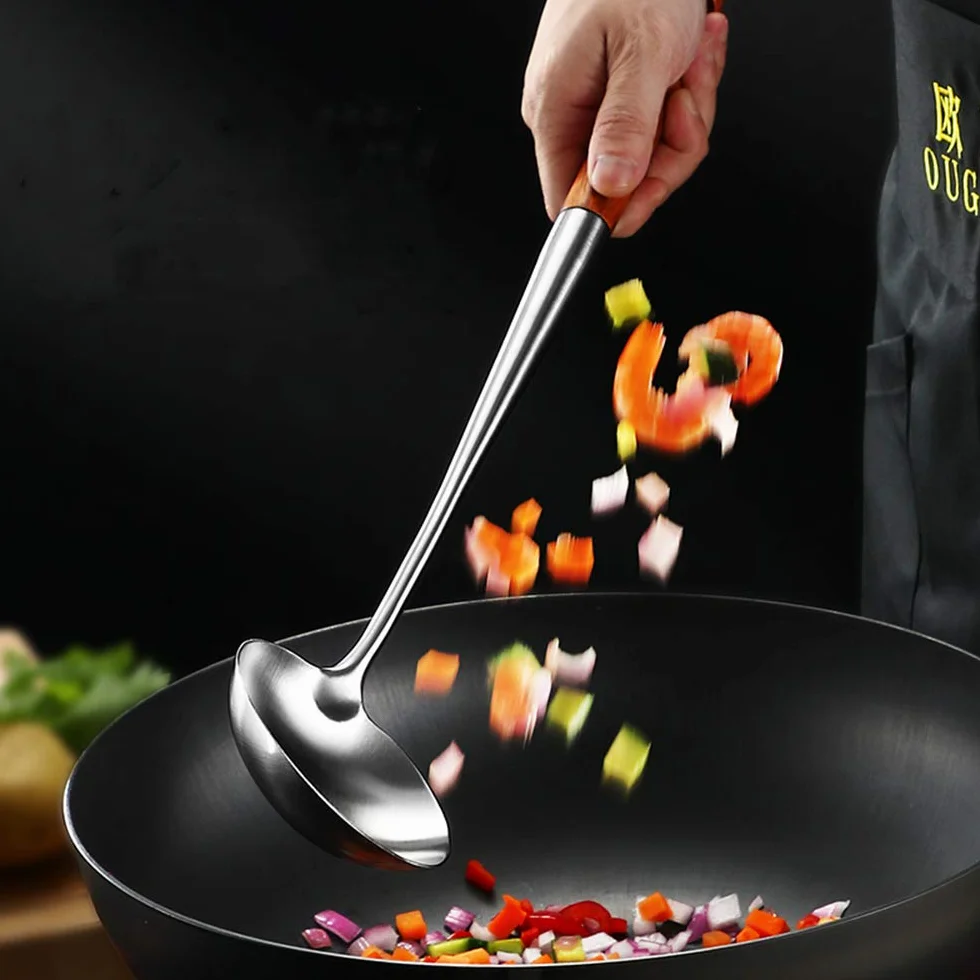 Chochla do zupy Wok, stal nierdzewna 304 z drewnianym uchwytem, 43 cm