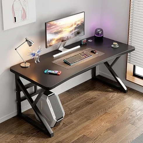 Biurko komputerowe, solidna drewniana i metalowa konstrukcja, nowoczesny minimalistyczny design do domowego biura, nauki i gier