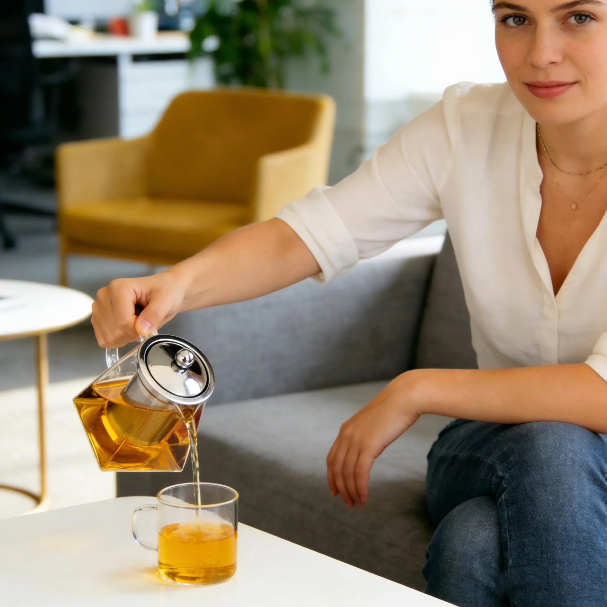 YUEMING Zaparzacz do Herbaty Ziół Czajnik Szklany Imbryk, Szklany Zaparzacz do Herbaty żAroodporny, Dzbanek Herbaty Szklany 550ml Dzbanek do Herbaty z Sitkiem ze Stali Nierdzewnej do Parzenia Herbaty