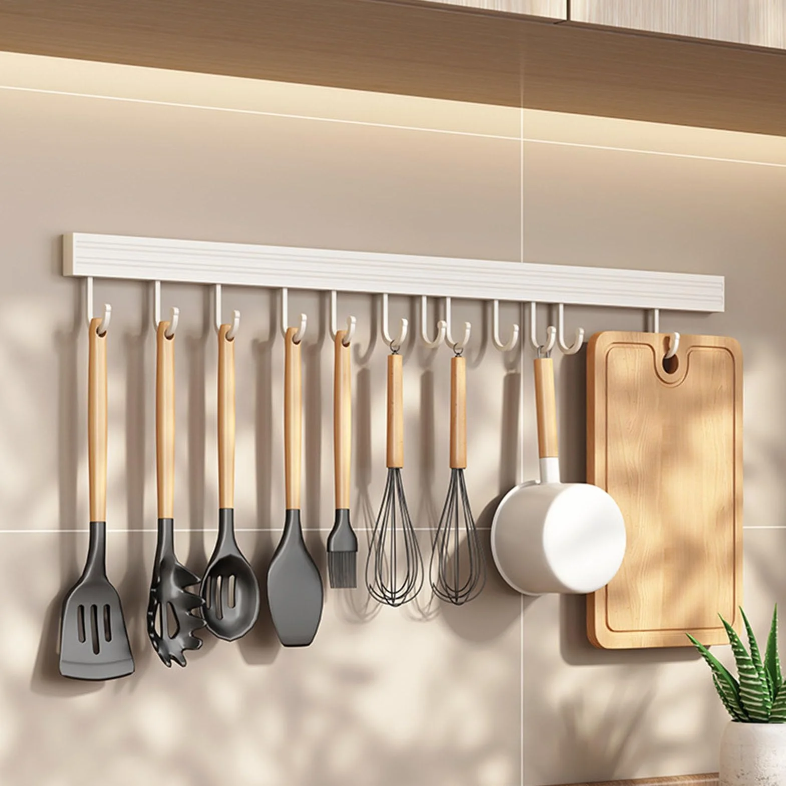Haki ścienne do Kuchni Rack Rail Space Aluminiowy ścienny Hak Kuchenny Stojak Biały Wieszak Punch Spoon Łopata Deska do Krojenia Stojak do Przechowywania (10 haczyków 50 cm)