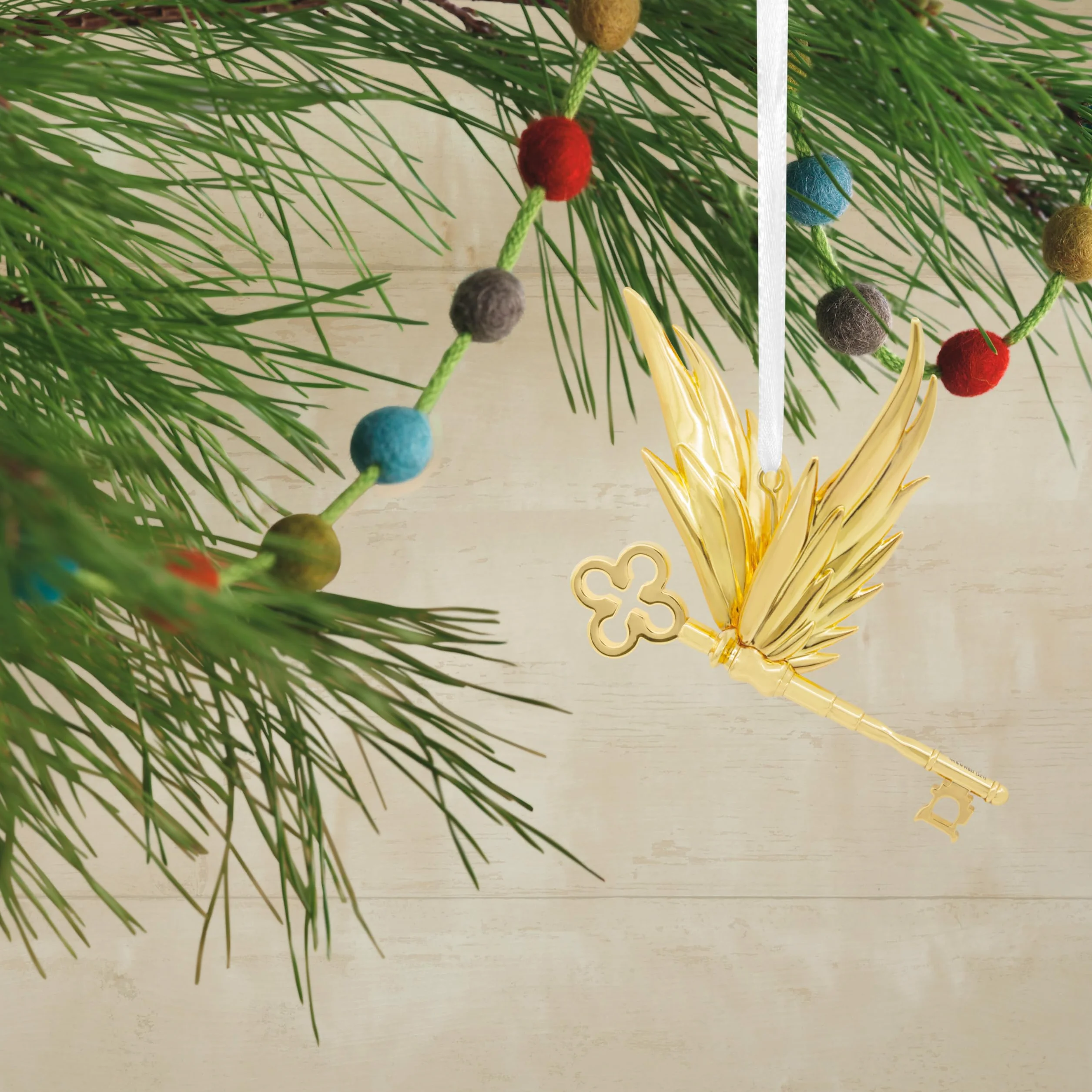 Hallmark Skrzydlaty klucz wysokiej jakości metalowa ozdoba, Harry Potter i kamień filozoficzny, dekoracja choinki z Harrym Potterem, świąteczna wisząca ozdoba, prezenty na Boże Narodzenie