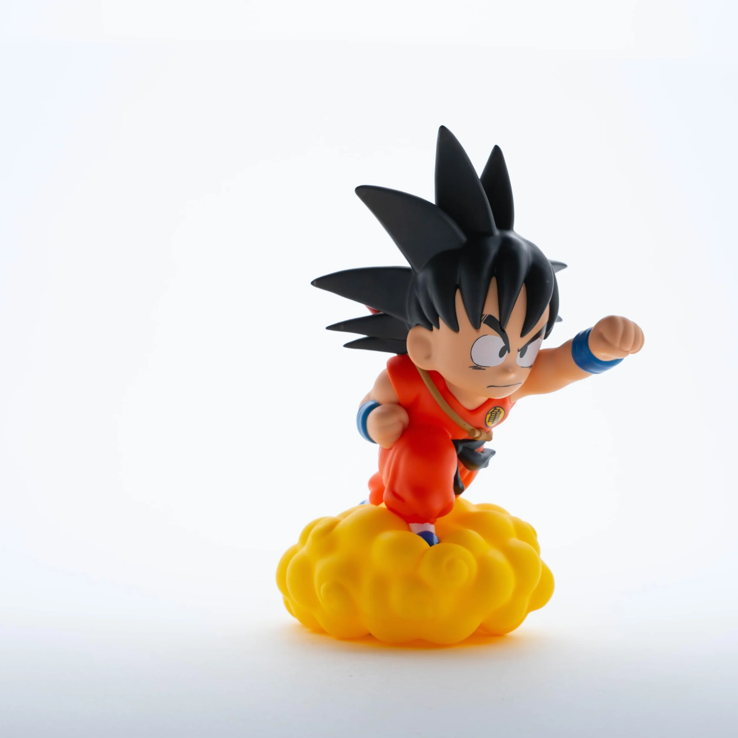 Son Goku Na Chmurze Skarbonka 22 cm