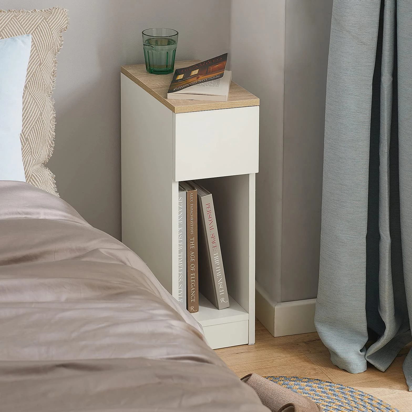 SoBuy Wąska Szafka Nocna, Stolik Nocny z Szufladą i Półką, Wąski Stolik Boczy do Sypialni i Salonu, Biały W20 × G35 × H60cm FBT111-WN
