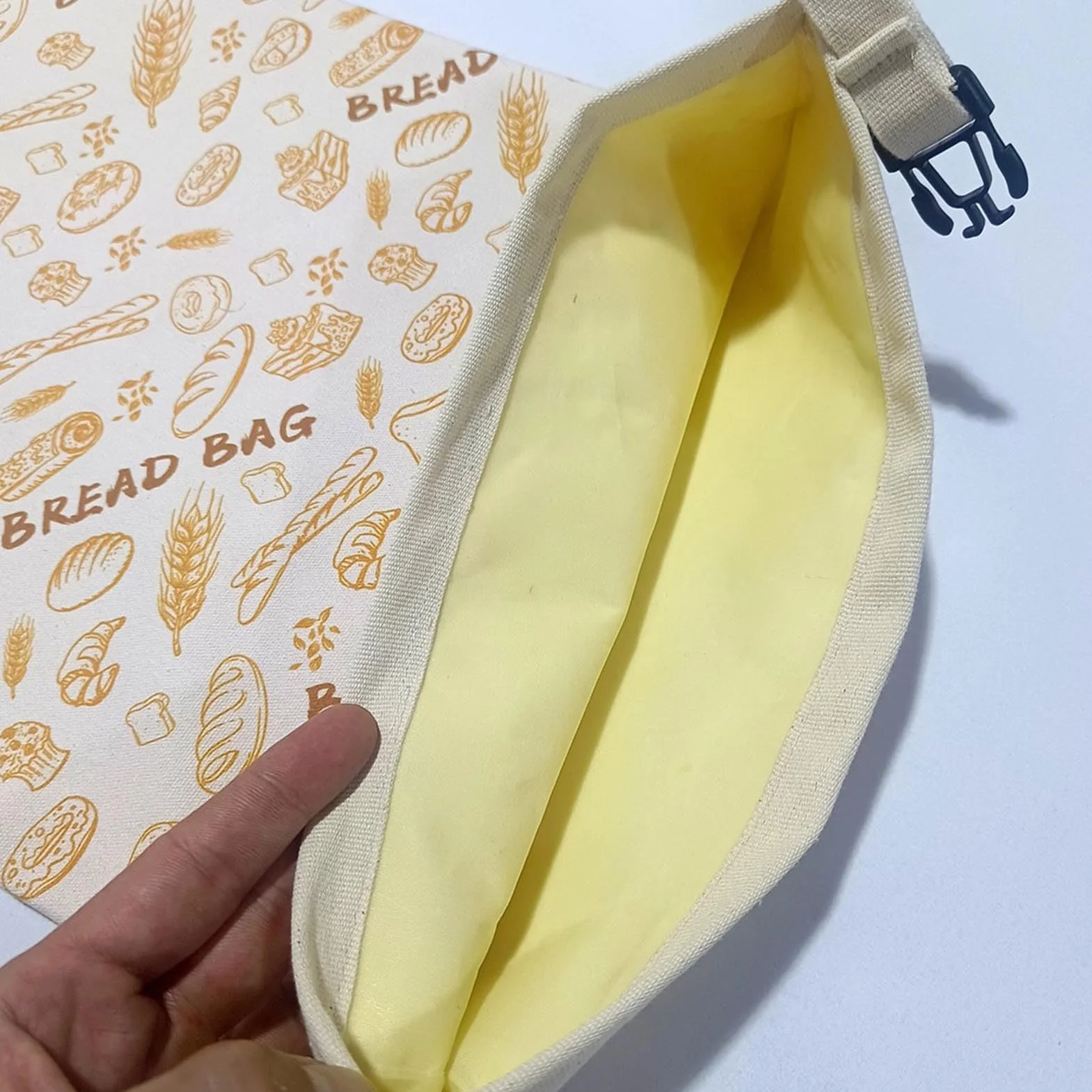 Beeswax Bread Bag, Cotton Freezer Storage, Reusable Loaf Container, Breathable Natural Fabric, Food Preservation Solution, Ideal for Bakery Kitchen Freezer Use, 11.81x15.35 Inches
