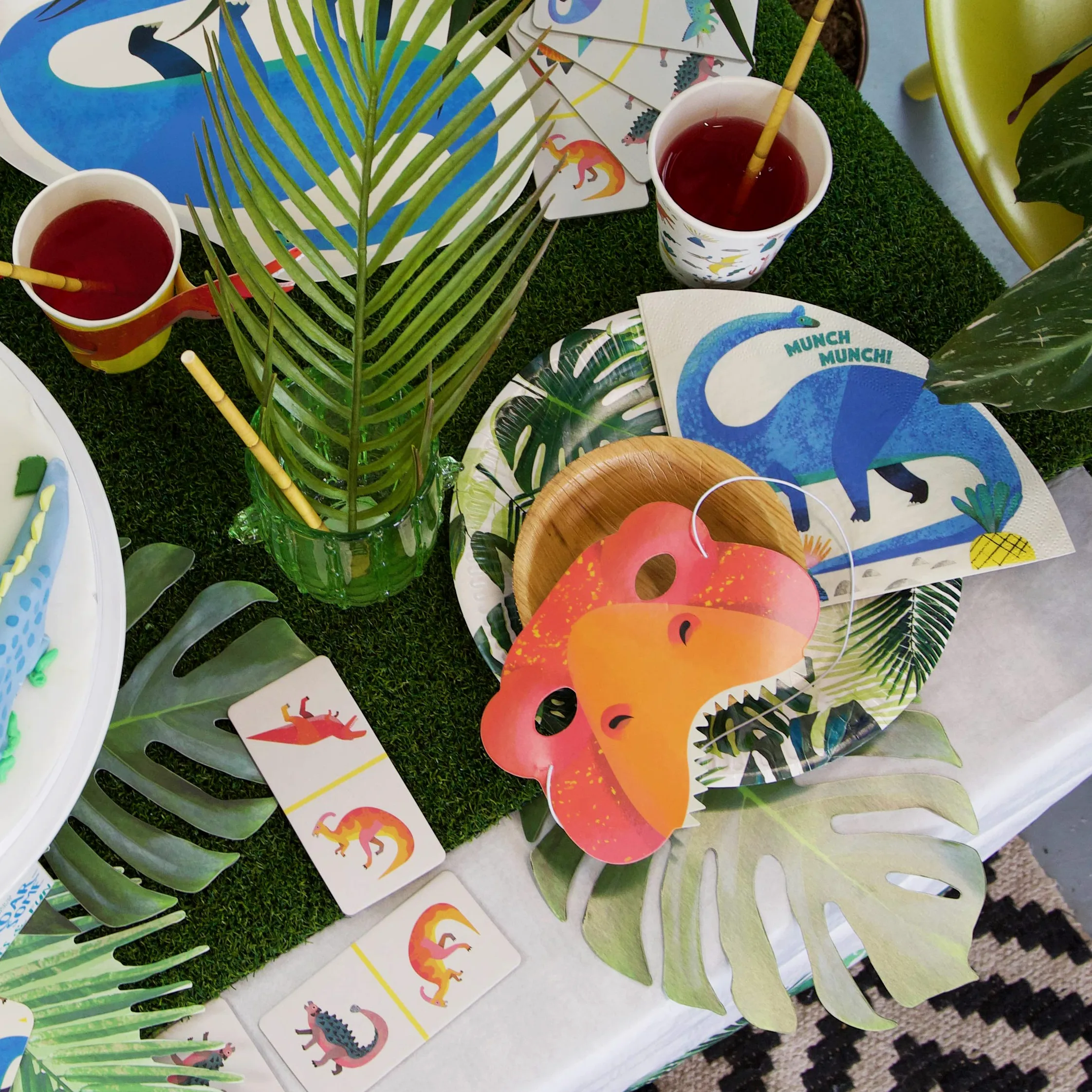 Talking Tables Papierowe talerze z dinozaurami idealne dla dziewcząt lub chłopców, przyjęcie urodzinowe, baby shower, solidne opakowanie 8 szt
