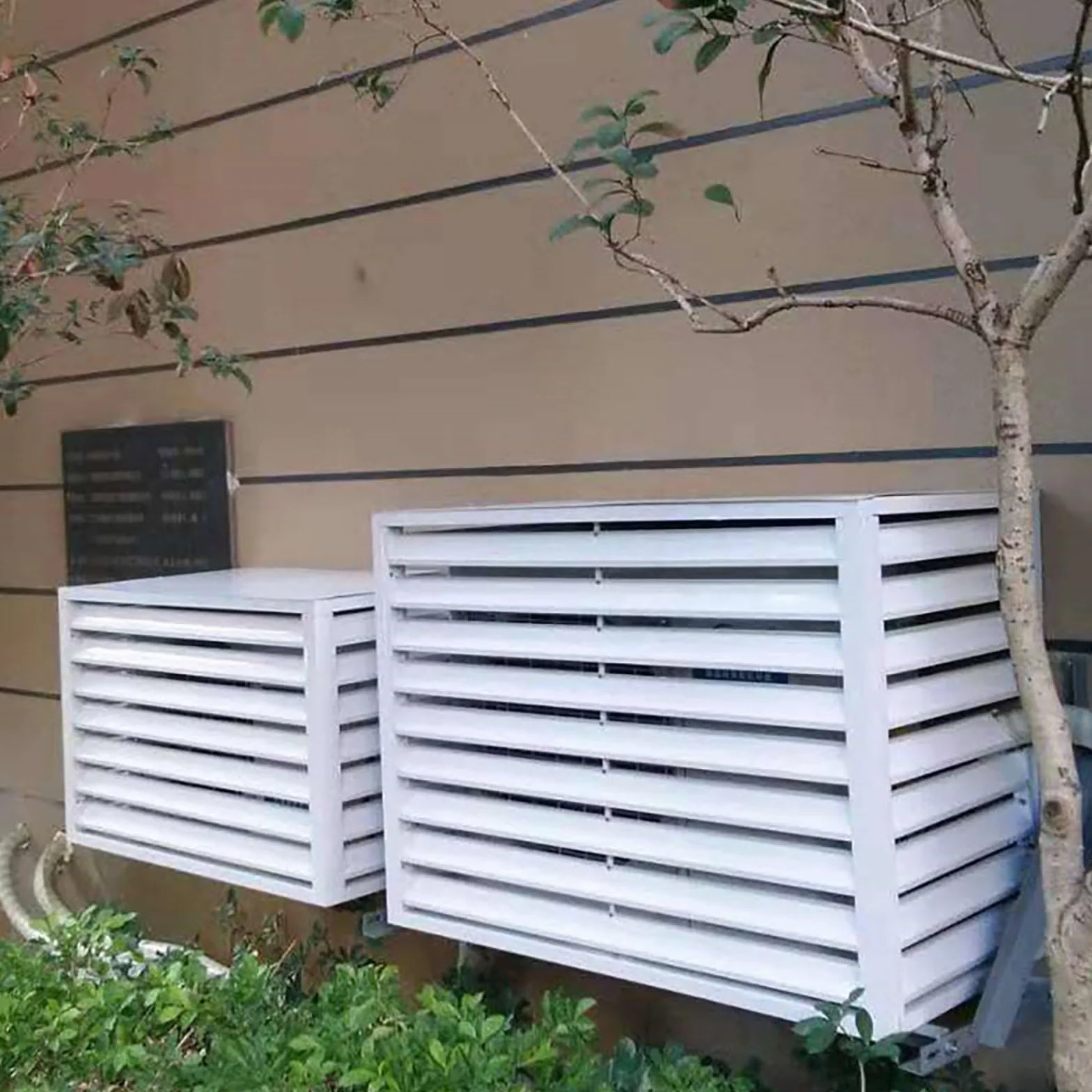 Zewnętrzna aluminiowa osłona klimatyzatora, wolnostojąca obudowa kosza na śmieci, panele ogrodzeniowe do sprzętu skraplacza i basenu, konstrukcja odporna na warunki atmosferyczne