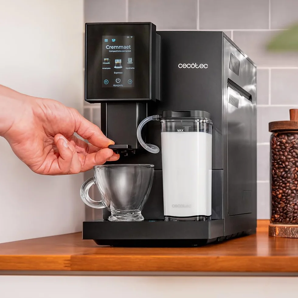 Cecotec Ręczny ekspres do kawy i Cappuccino Cremmaet Compactccino Connected. 30 odmian, zbiornik na mleko 400 ml, zbiornik na wodę 1,1 l, ekran TFT, Wi-Fi, pompa 19 bar, termoblok