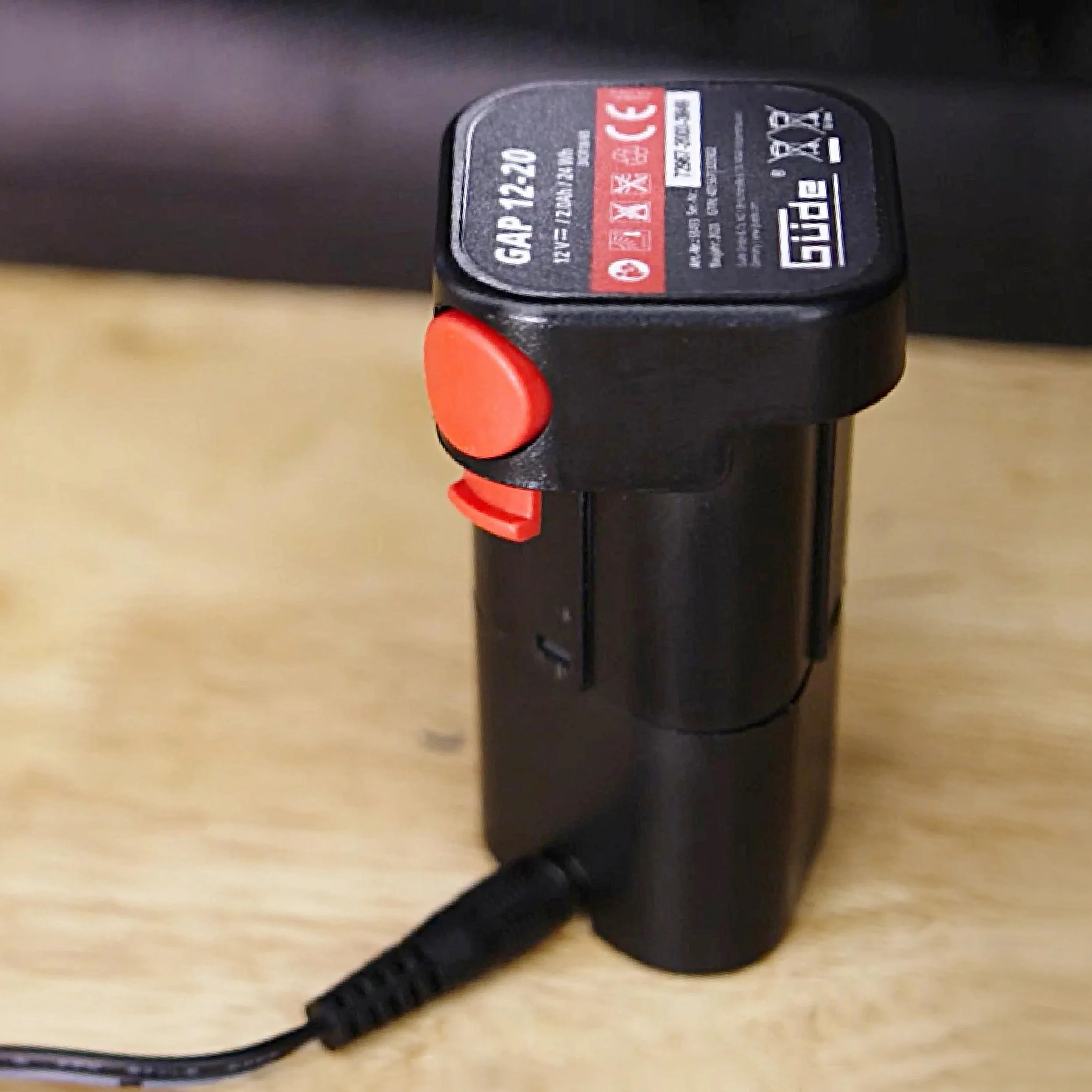 Güde Zestaw akumulatorów GAP 12-20 (12 V, litowo-jonowy, 2 Ah, 24 Wh, funkcja kliknięcia dla łatwej wymiany akumulatora, kompatybilny z akumulatorową pompą do beczek przeciwdeszczowych RFP 12-201-04)