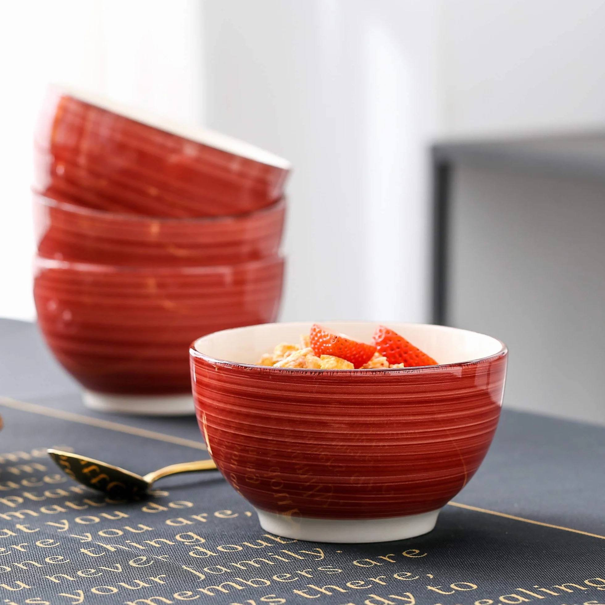 vancasso Bella Ręcznie malowana miska w stylu rustykalnym o średnicy 14 cm i pojemności 750 ml, duża miska na płatki śniadaniowe, ramen, zupę, owoce, makaron, w stylu rustykalnym, czerwona, zestaw 4 szt.