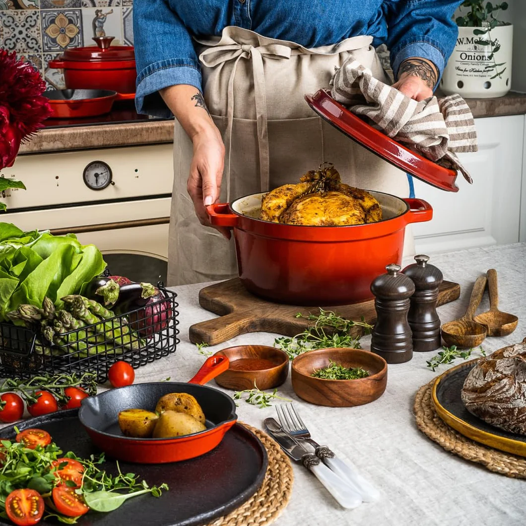Holenderski garnek żeliwny - Emaliowany garnek żeliwny z pokrywką i szerokimi uchwytami do pieczenia w kuchni, duszenia - pojemność 3.5L, czerwony