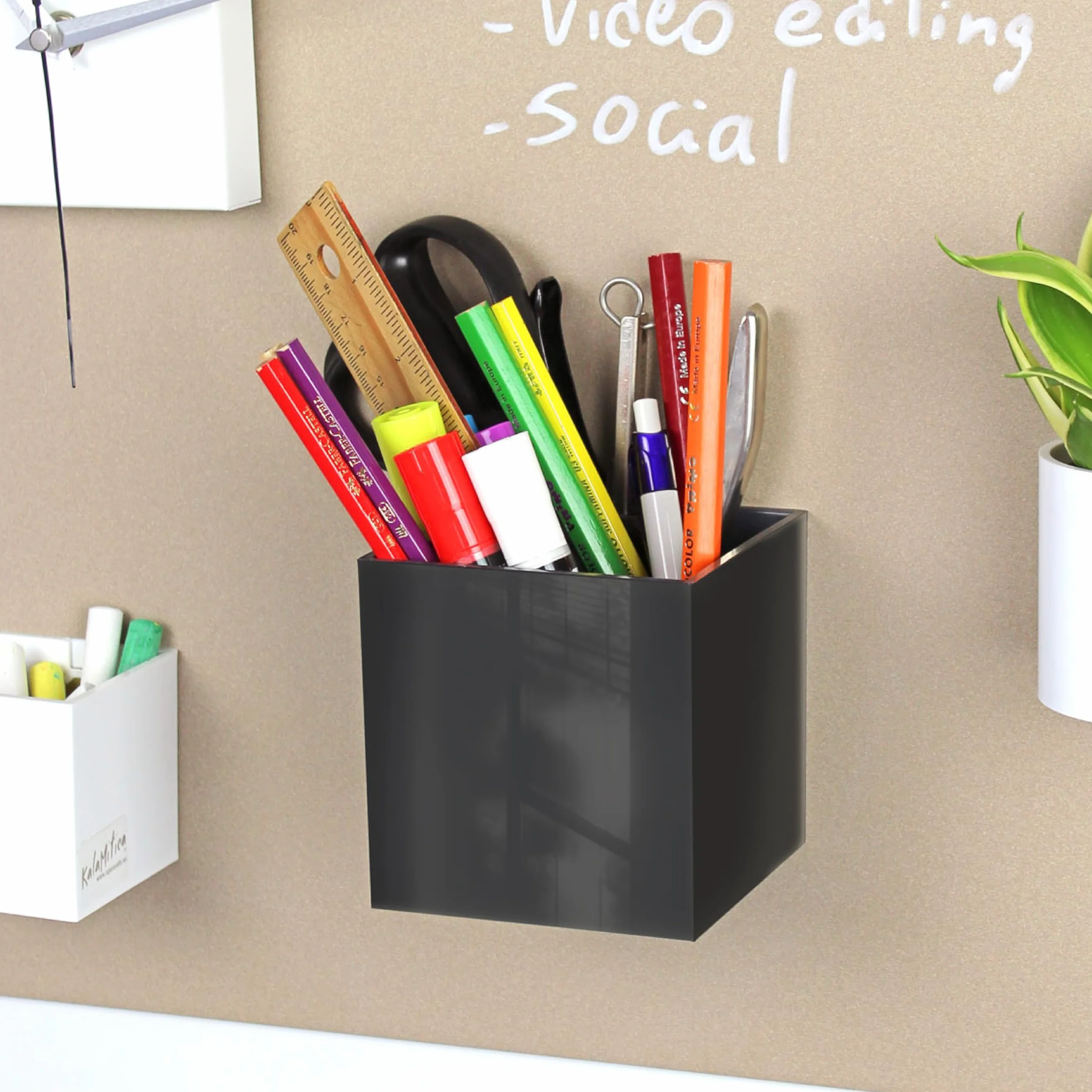 Kostka magnetyczna organizer na markery do tablicy Ø 9 cm czarny