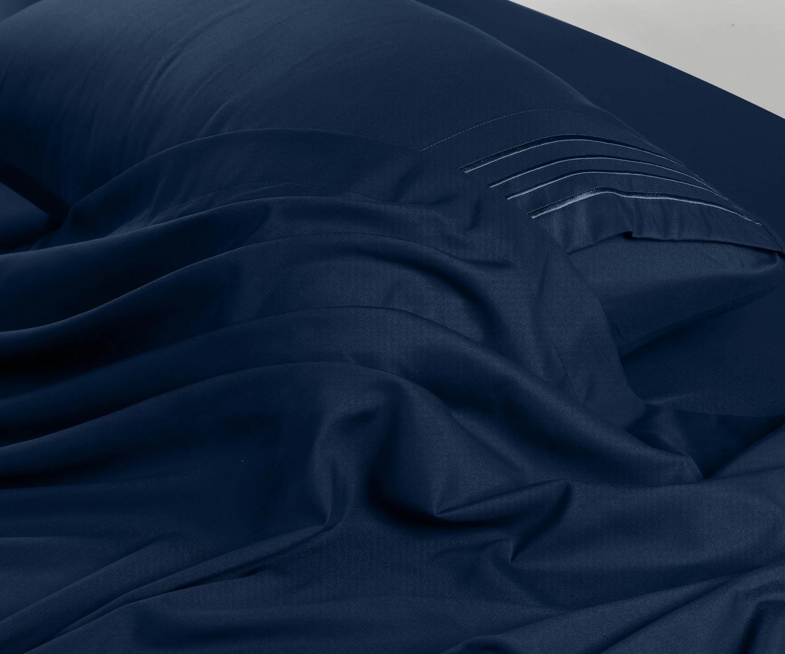 Utopia Bedding 4-Częściowy Haftowanych Zestaw Prześcieradeł 180x200 cm - Poliester Mikrofibra, Prześcieradło Dopasowane, Płaskie Prześcieradło I 2 Haftowane Poszewki Na Poduszki, Granatowy
