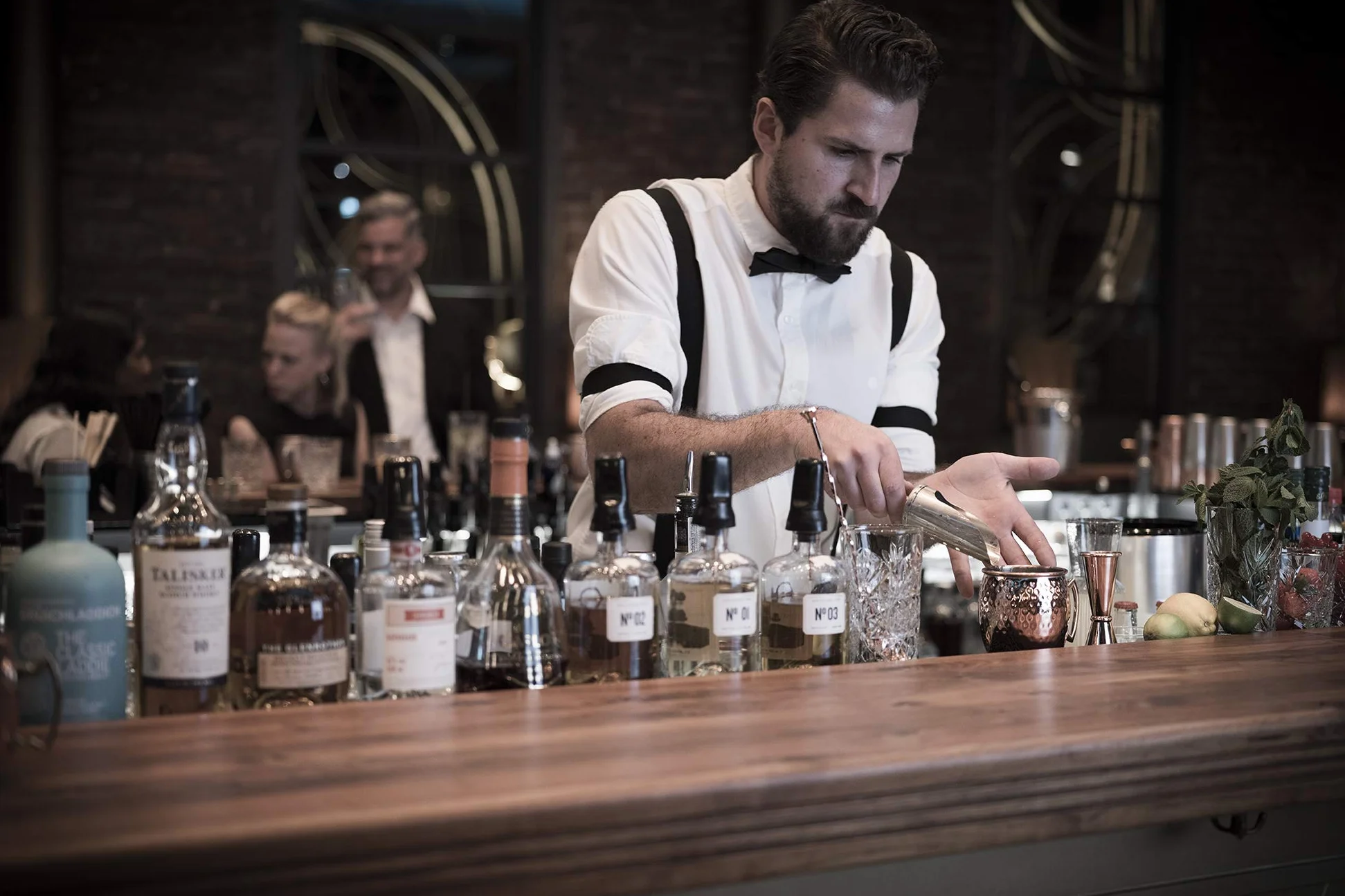 Buddy's Bar - kubek Moscow Mule, 500 ml, wysokiej jakości kubek ze stali nierdzewnej, bezpieczny dla żywności, efekt młotkowania, kubek koktajlowy w zestawie z pudełkiem upominkowym, młotkowany, polerowana miedź, zestaw 4 szt.