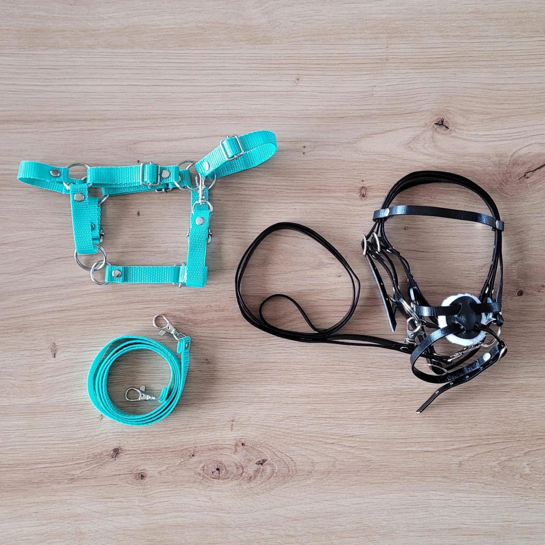 Regulowane ogłowie meksykańskie i miętowy kantar z wodzami dla hobby horse, ręcznie wykonane akcesoria dla hobby horse, rozmiar UNIWERSALNY od A4 do A3