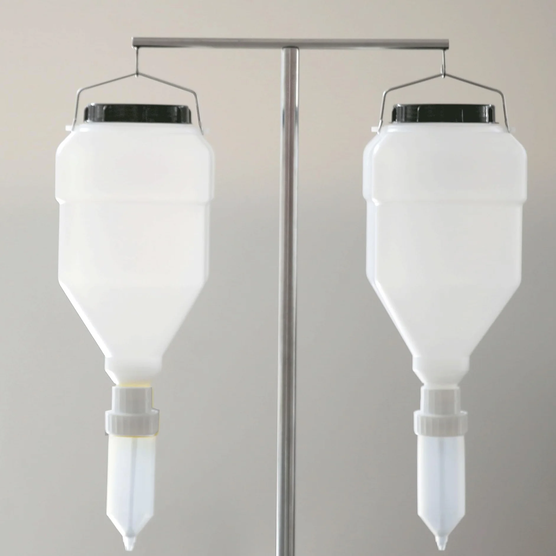 Wiszące butelki do wyciskania przypraw, 5,5 l wyciskacz do sosów, wiszący dozownik do sosów, napełnialna butelka do wyciskania sosów, szczelna konstrukcja do musztardy, sałatki, ketchupu, restauracji