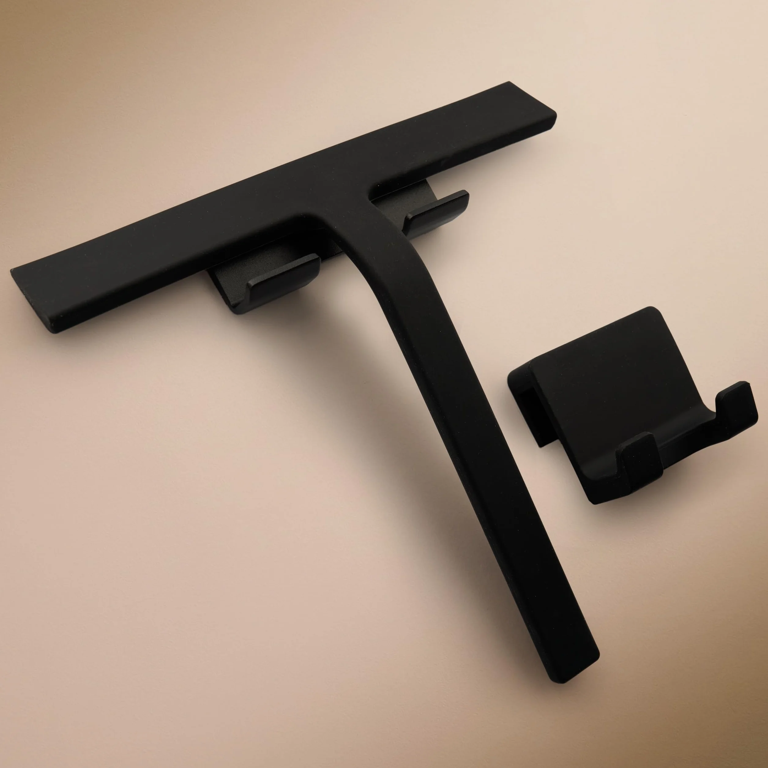 Designfabrik Hamburg Ściągaczka do prysznica | Silikonowy ściągacz do prysznica | Uchwyt ściągaczki do okien bez wiercenia | Nowoczesny design | 23 cm | Czarny