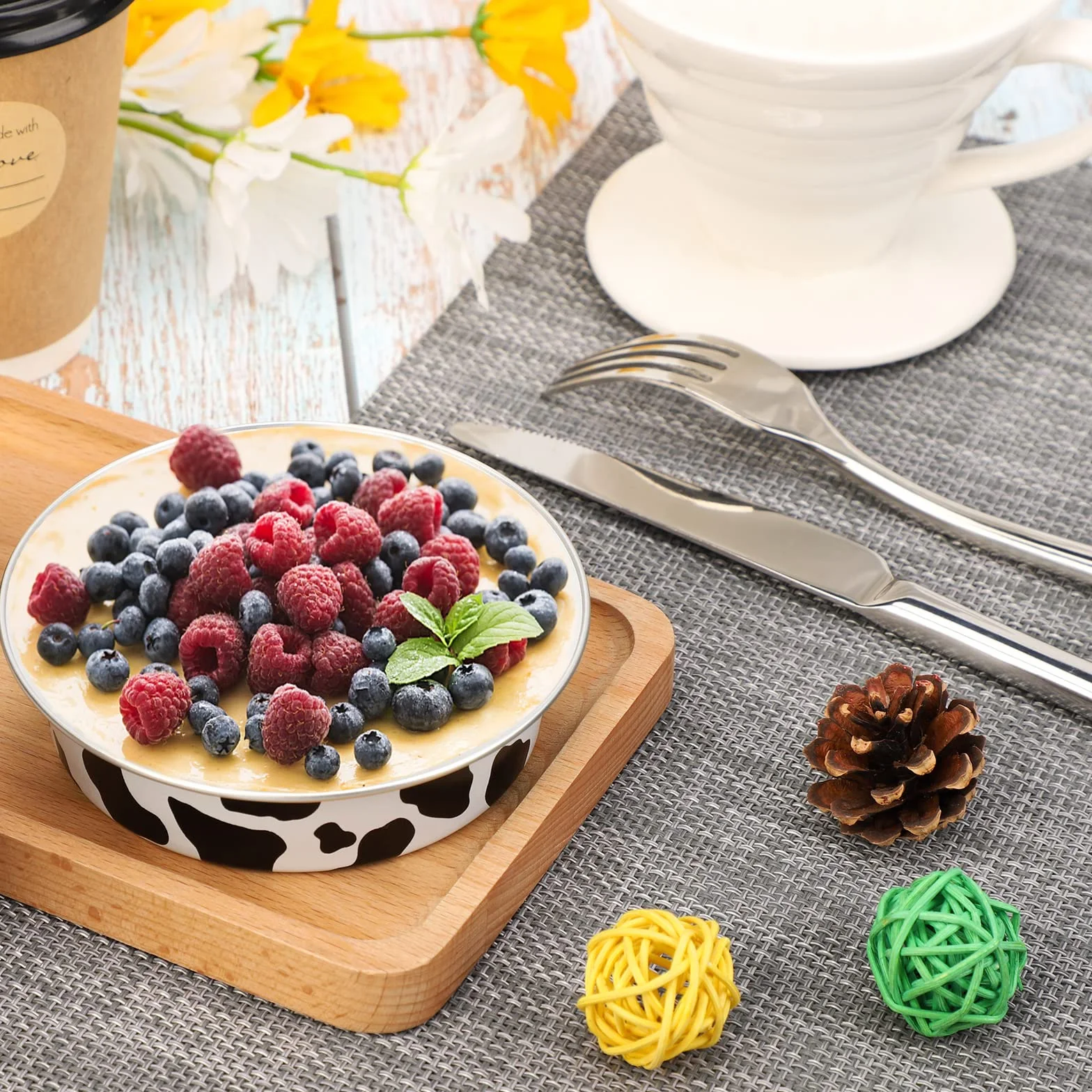 Beasea 100 szt. mini foremek do ciast jednorazowych 10 cm z pokrywkami, aluminiowe, czarno-białe, do muffinek, sernika, quiche