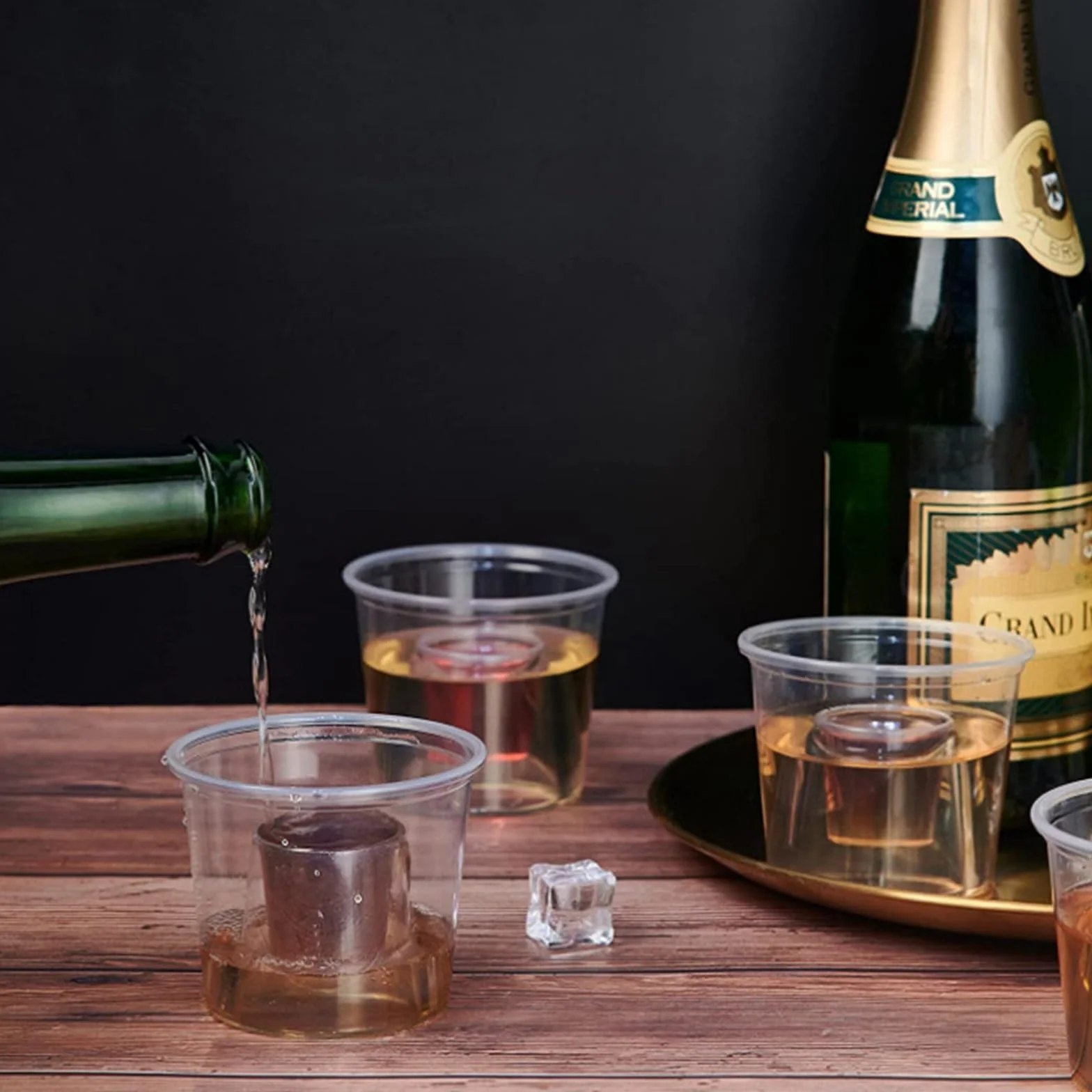 ELDTEC 100x Kieliszki do shotów Jager Bomb - 50-100ml Plastikowe kubki wielokrotnego użytku - Przezroczyste kieliszki do shotów - Opakowanie 100 sztuk