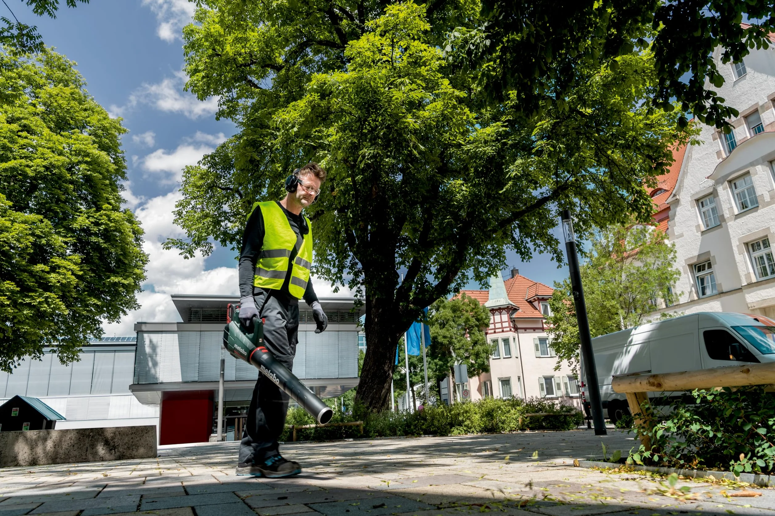 Metabo akumulatorowa dmuchawa do liści LB 18 LTX BL – 601607850 – 18 V – Cicha dmuchawa z mocnym silnikiem i stałą siłą nadmuchu – Bez akumulatora i ładowarki