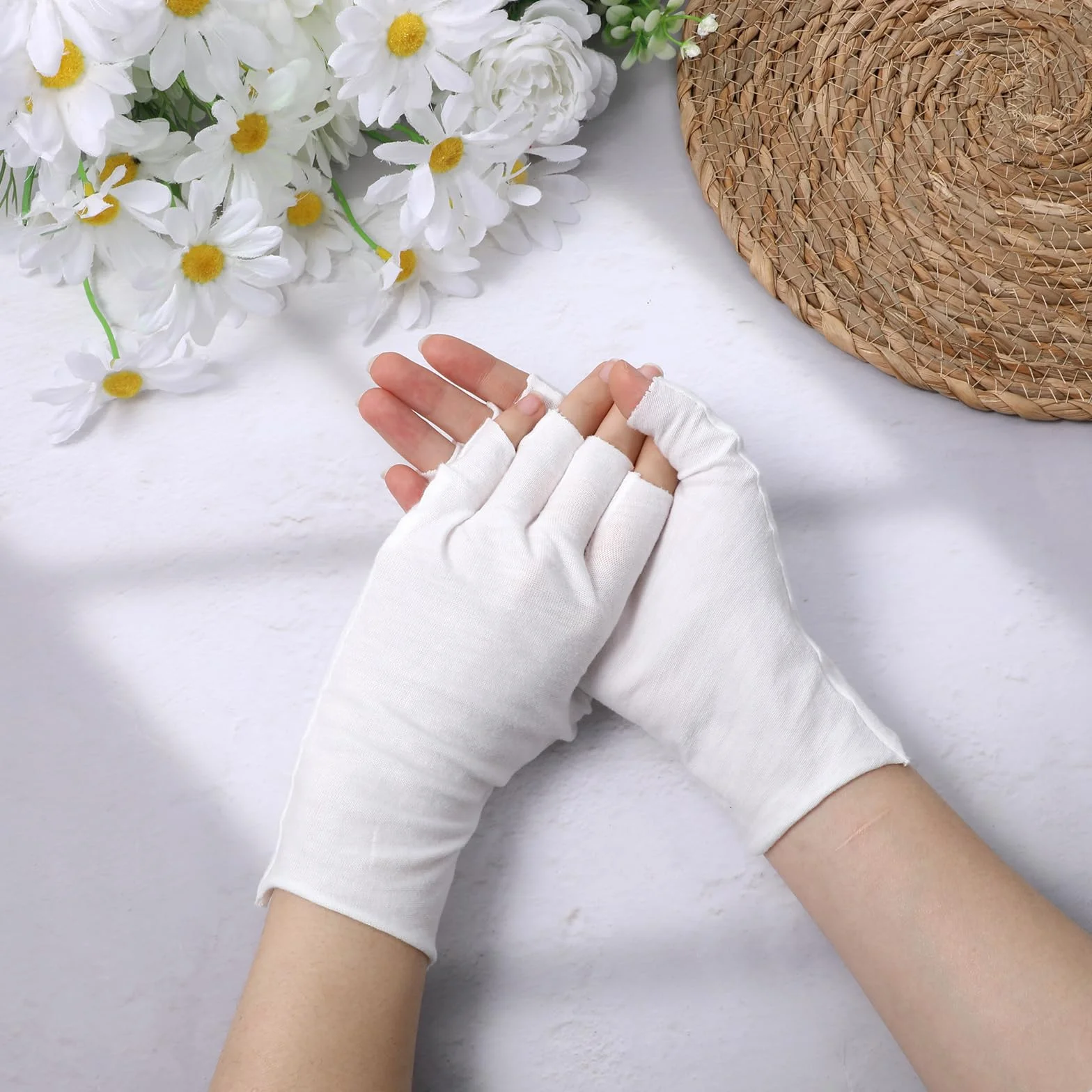 4 pary białych bawełnianych rękawiczek bez palców, rękawicze UV do manicure, rękawiczki bez palców, cienkie rękawiczki przeciwsłoneczne bez palców do suchych rąk, do ekranu dotykovego, do