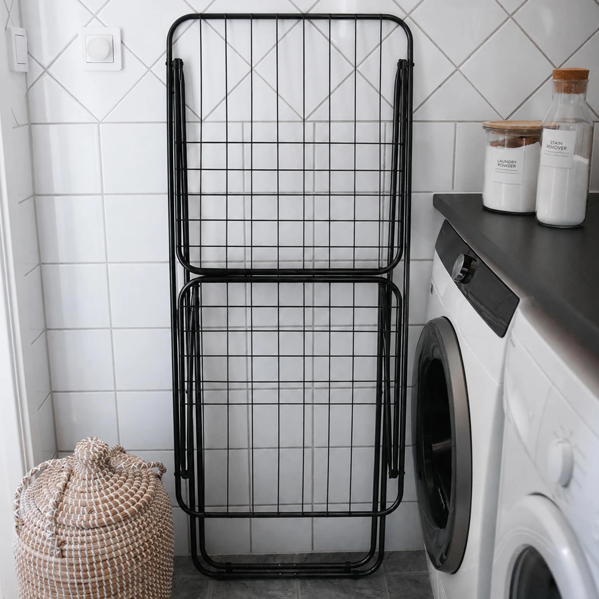 Rörets Suszarka Tony – Zamykane skrzydła – Zamek bezpieczeństwa – 50 x 181 x 92 cm – Powierzchnia suszenia 18 m – Design i jakość od najmocniejszej szwedzkiej marki suszarek (Czarny)