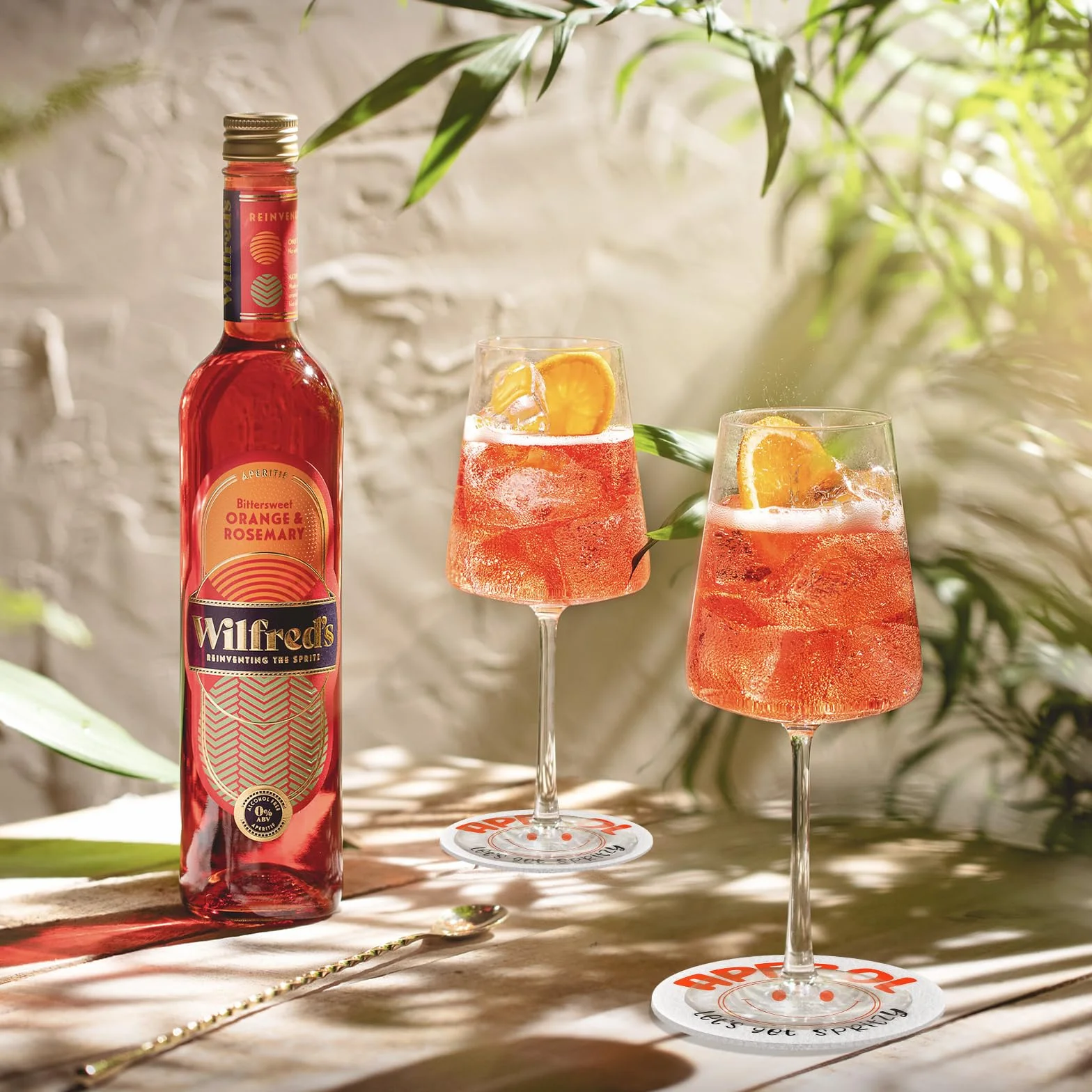 Joycabin 15 sztuk podstawek z filcu i szklanych słomek Aperol, prezent do wielokrotnego użytku, szklane słomki, okrągłe podstawki, dekoracja dla miłośników Aperol, letnia dekoracja stołu (białe)