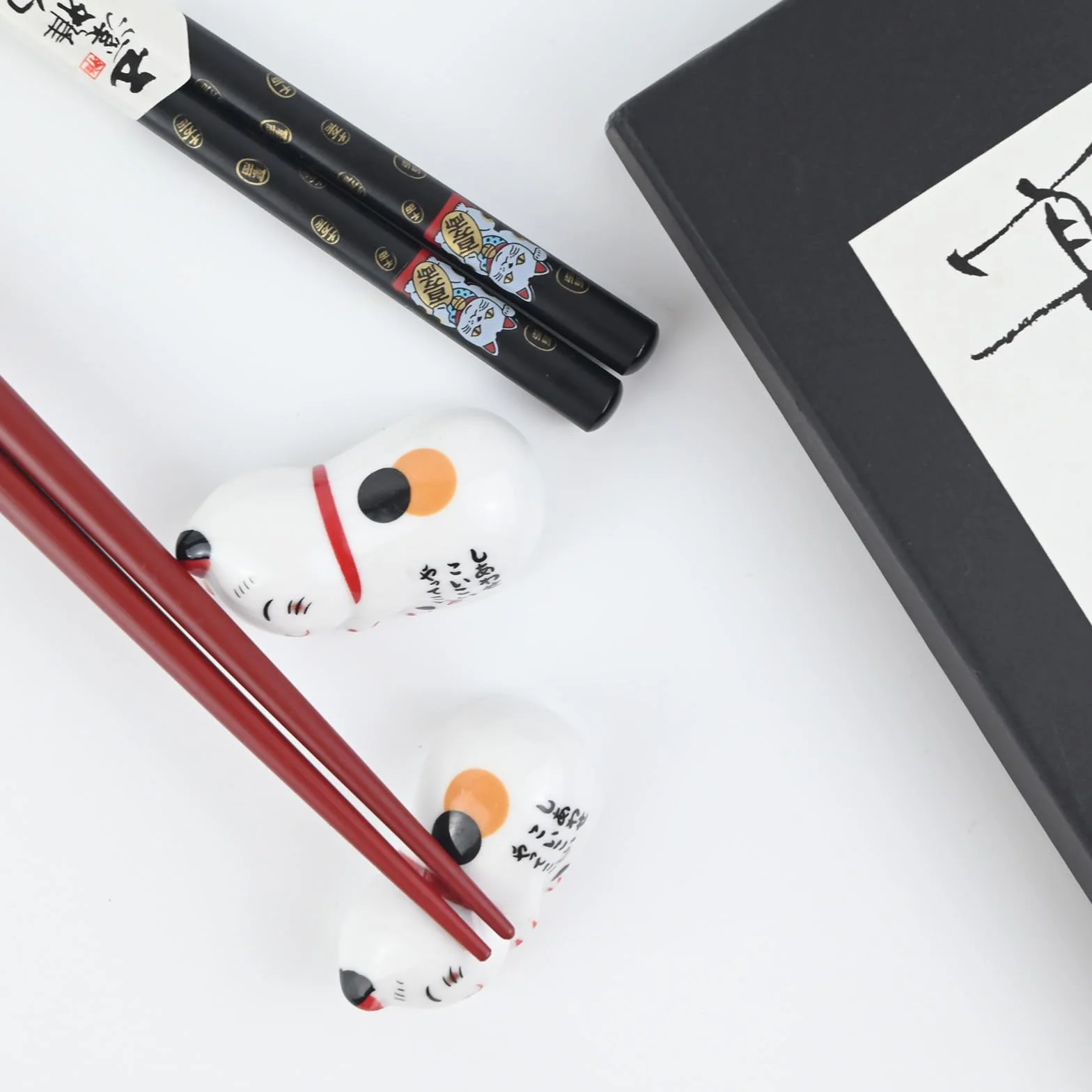 Zestaw 2 par pałeczek do sushi, kot panda, chińskie, japońskie, koreańskie, drewniane, pałeczki do jedzenia, można myć w zmywarce, z ceramiczną podkładką Cat Panda (kot)