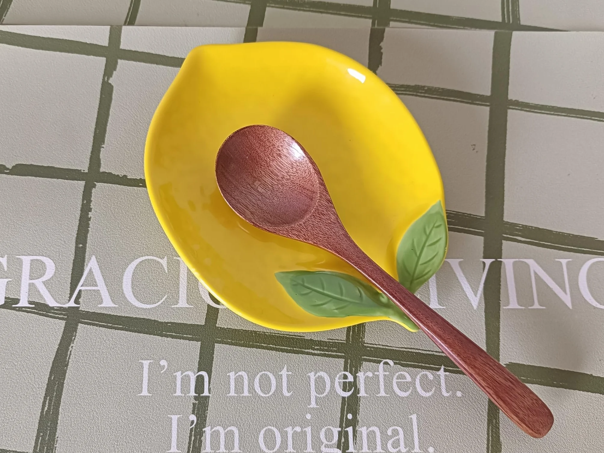 Ceramiczna półka na łyżki w kształcie cytryny, kolorowa półka na łyżki z dekoracją liści, uchwyt na łyżki do kuchni, nadaje się do mycia w zmywarce, Spoon Reest Ceramic na łyżki kuchenne, łyżeczki do