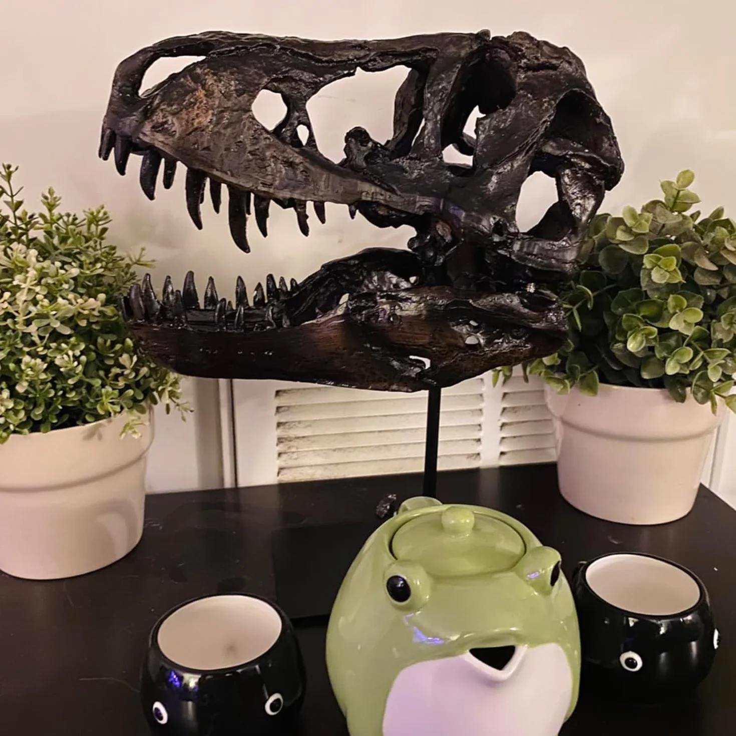 Figurka czaszki dinozaura, uchwyt na rzeźbę dinozaura, tyranozaur, czaszka, replika, dekoracja, czaszka, kość, replika żywicy, z uchwytem, do domu, biura, regału dekoracyjnego