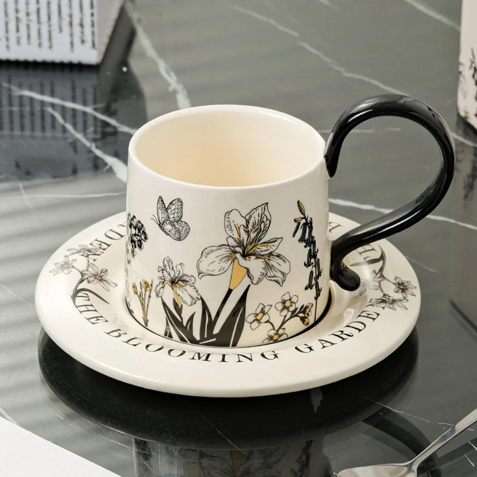 Kubek Do Kawy Zestaw Naczynia do Picia 260 ml ze Spodkami i Łyżeczkami | Ceramiczne Kubki Do Cappuccino Do Cappuccino Mleka Soku Piwa Do Kuchni Kawiarni Restauracji Domu Na Urodziny I Boże Narodze