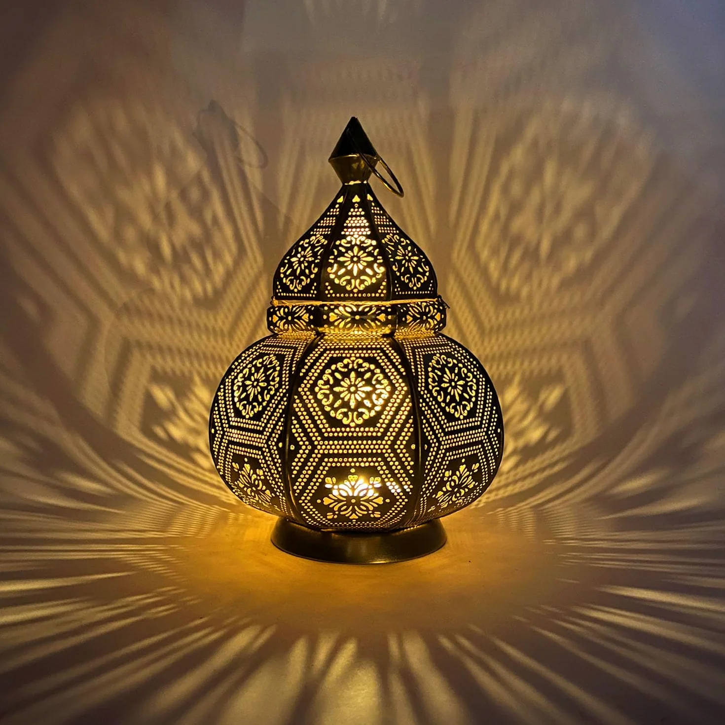 Orientalna latarnia z metalu, maha złota, 28 cm, orientalny marokański lampion ogrodowy, marokański metalowy lampion do użytku na zewnątrz jako latarnia ogrodowa lub wewnątrz jako latarnia stołowa