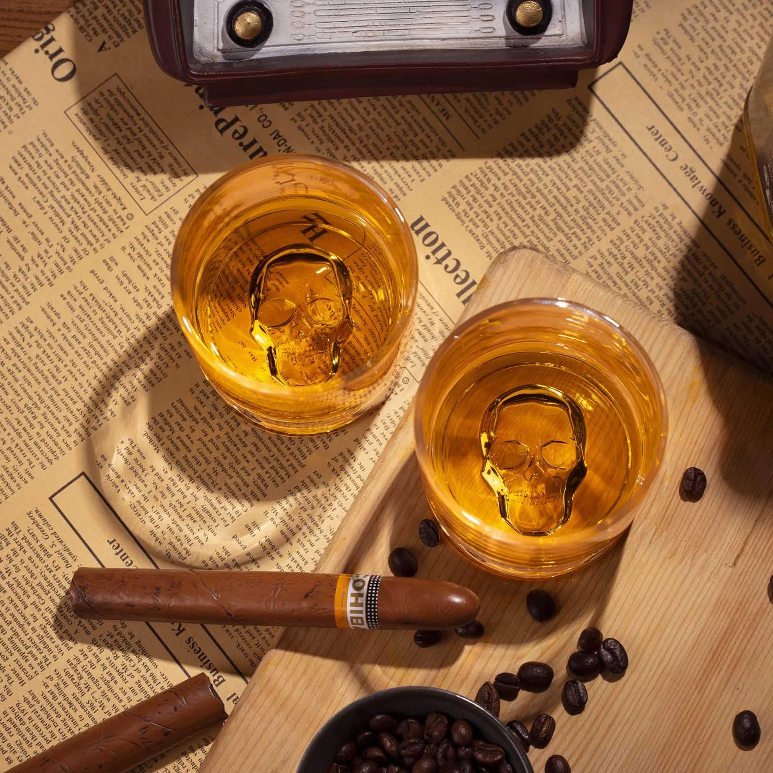 Zestaw 2 szklanek do whisky w kształcie czaszki, 300 ml, w pudełku prezentowym – idealne do whisky, rumu, koniaku, wódki. Prezent na Halloween, Boże Narodzenie, Święto Dziękczynienia dla mężczyzn.