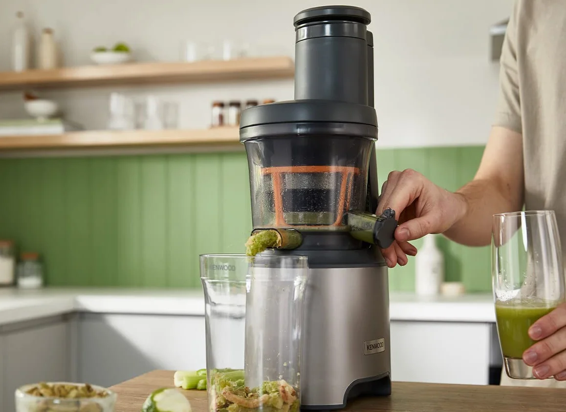 Kenwood PureJuice JMP85.00SI, wyciskarka wolnoobrotowa, dwie tuby XL na całe owoce, niskie obroty dla zachowania wartości odżywczych z przetwarzanych składników, 230 W, srebrny