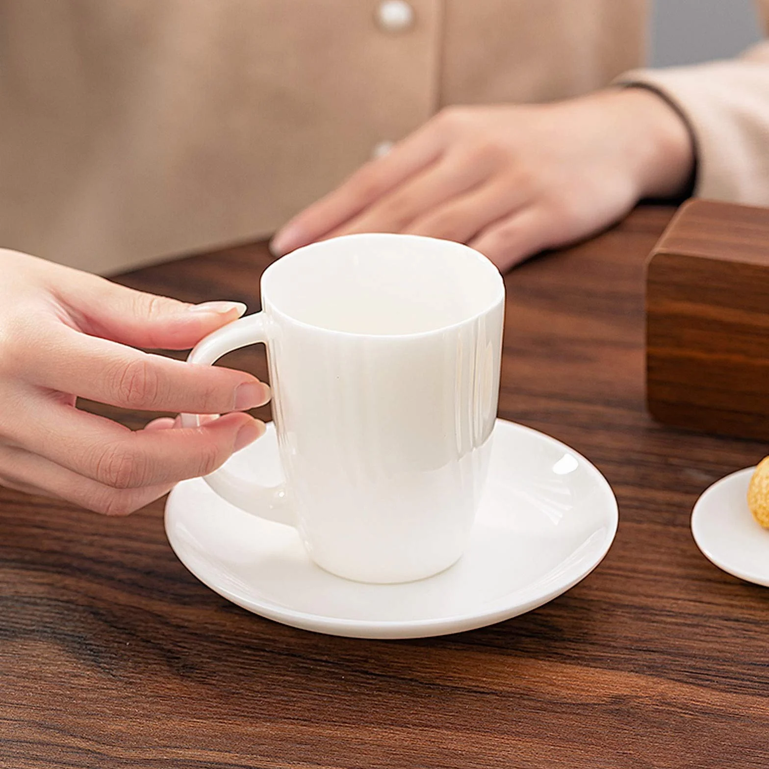 zxb-shop Ceramiczny kubek antyczny biały porcelanowy kubki do kawy i spodek 24 ml zestaw kubków do kawy ceramiczne kubki do kawy prezent idealny na napoje, gorącą czekoladę i herbatę kubek