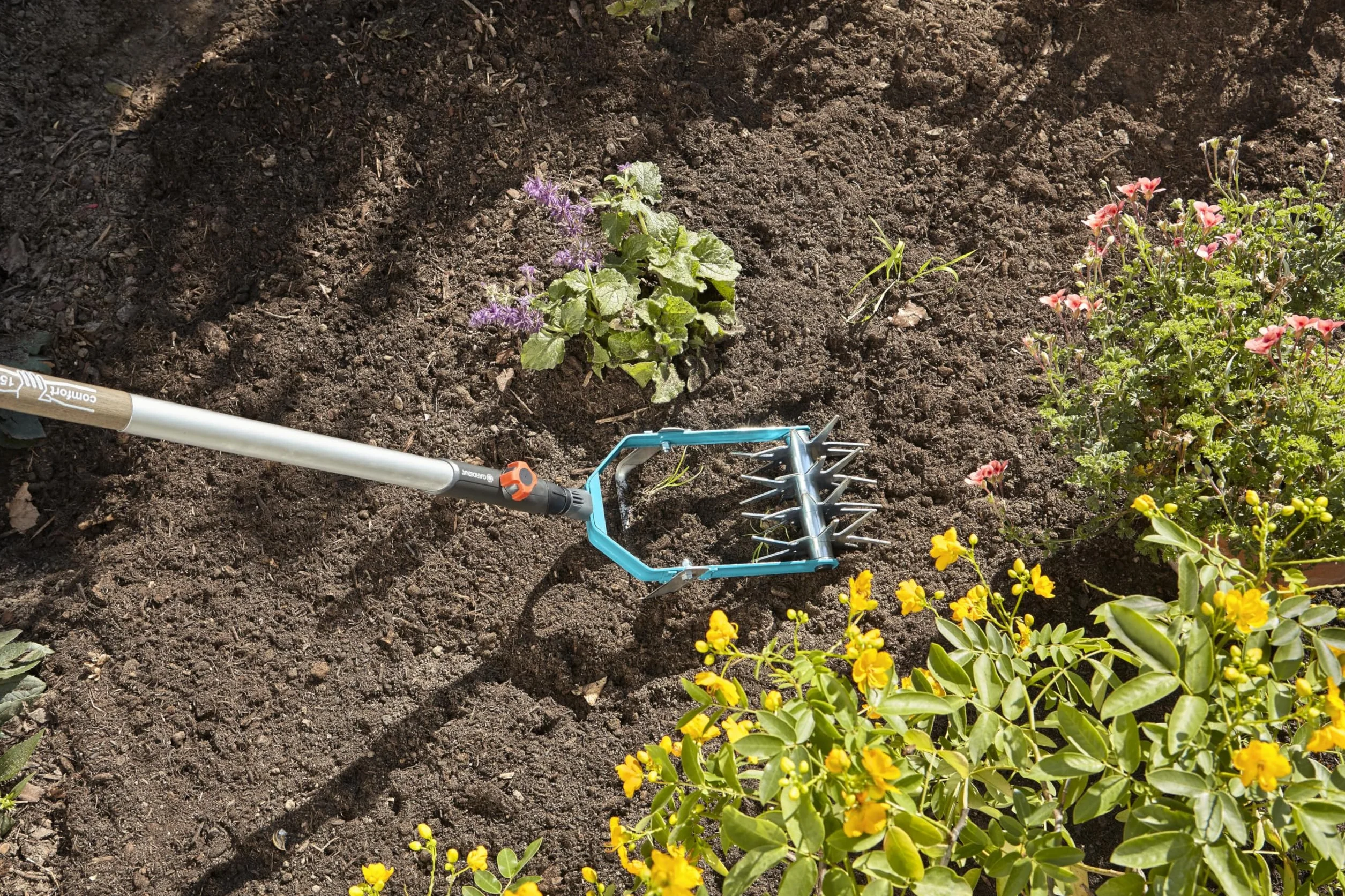 Gardena combisystem spulchniacz gwiazdkowy z nożem odchwaszczającym: spulchniacz ogrodowy, szerokość robocza 14 cm, z wysokiej jakości stali, powłoka z duroplastu, ocynkowane koła gwiazdkowe (3195-20)