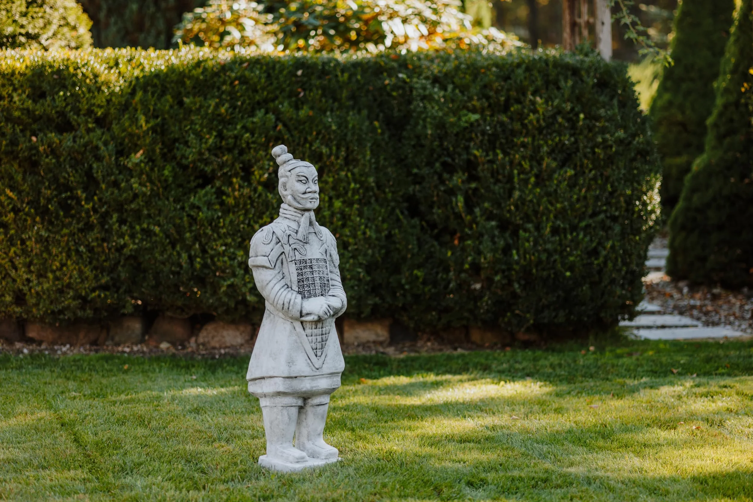 gartendekoparadies.de Statuetka chińskiego wojownika z terakoty, figurka z kamienia, wys. 107 cm, 75 kg, szara, odporna na mróz z odlewu kamiennego, do użytku na zewnątrz