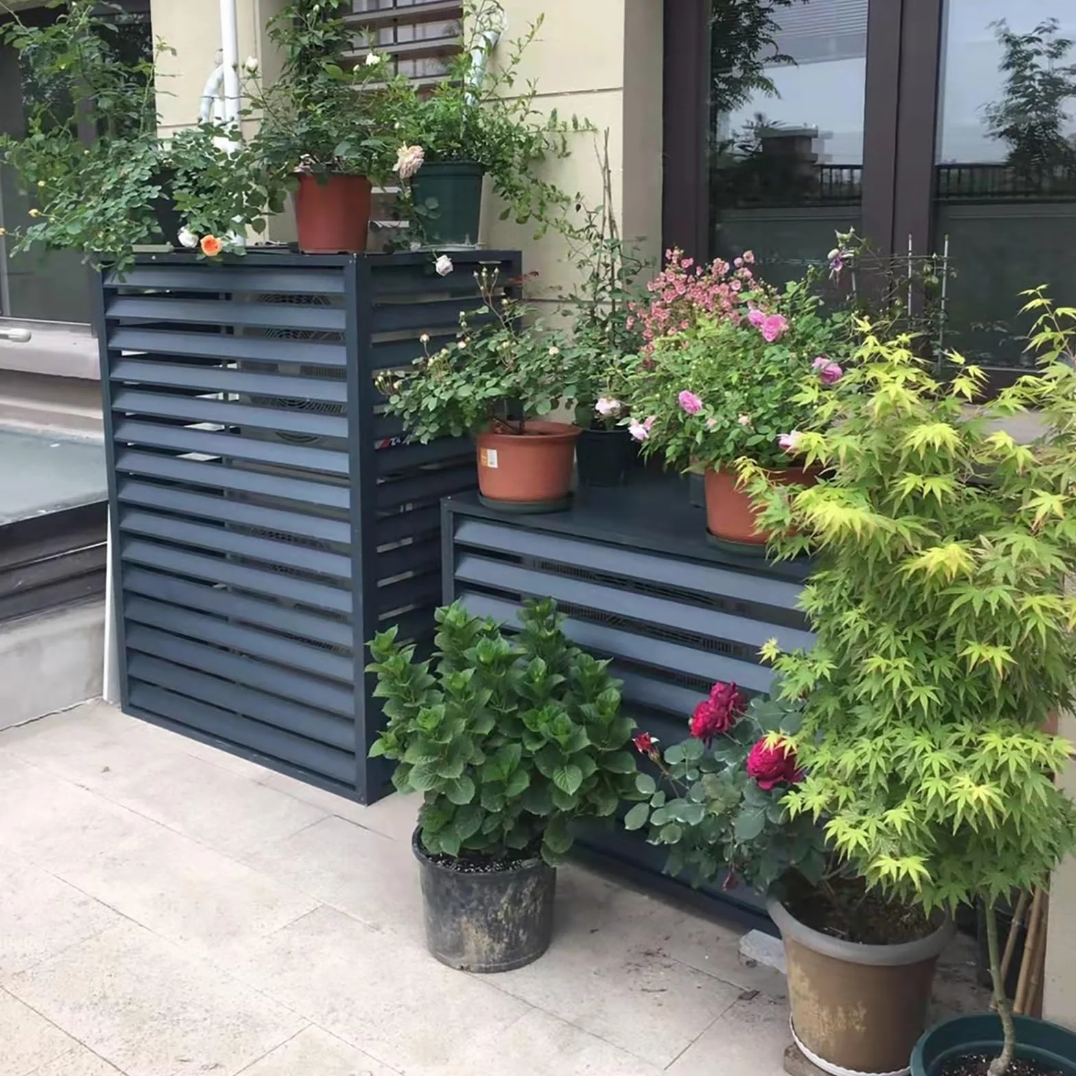 Zewnętrzna aluminiowa osłona klimatyzatora, wolnostojąca obudowa kosza na śmieci, panele ogrodzeniowe do sprzętu skraplacza i basenu, konstrukcja odporna na warunki atmosferyczne