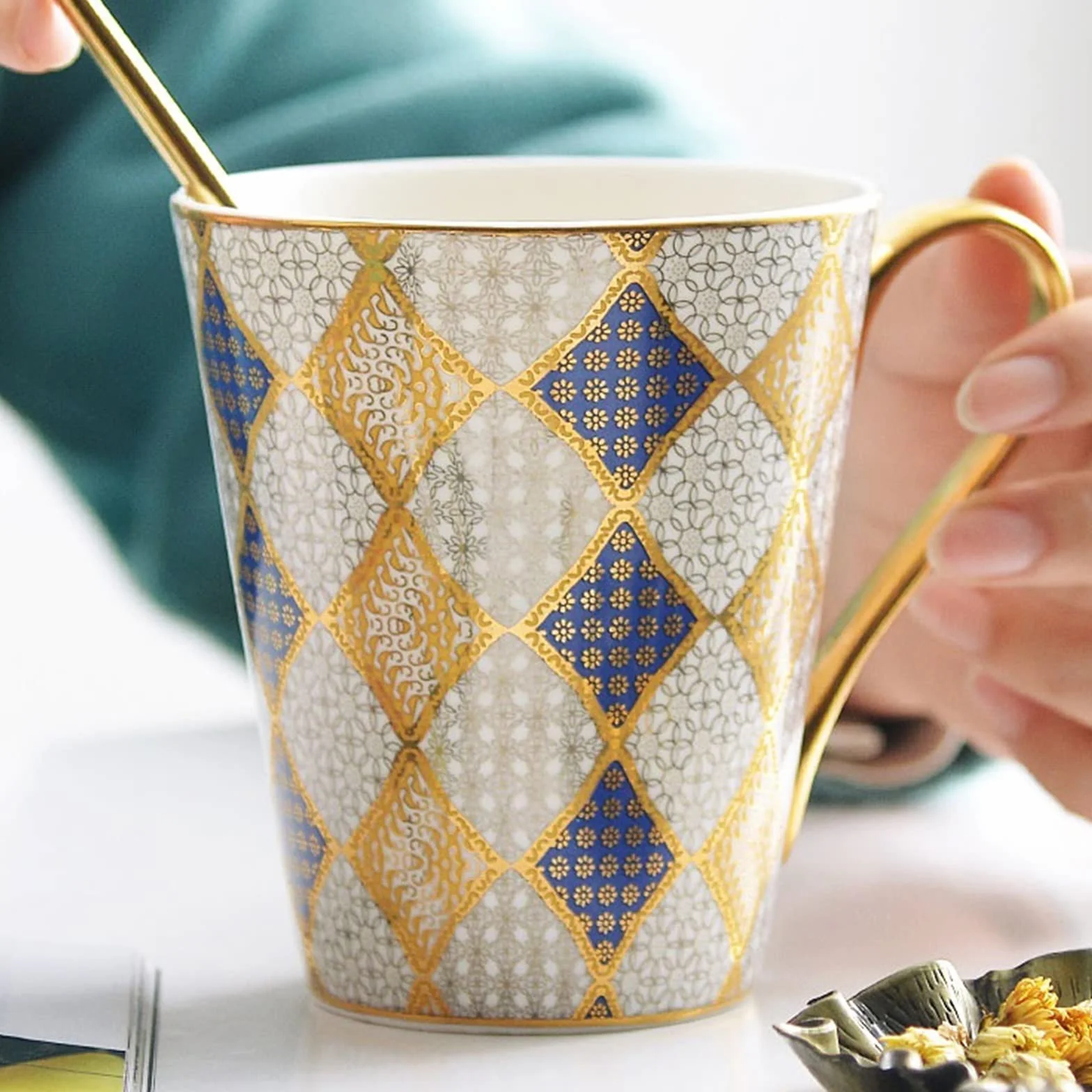 Ceramiczny kubek do kawy Luksusowy styl Kubek z porcelany kostnej Gospodarstwo domowe Modny geometryczny wzór Kubek Duży kubek do mleka