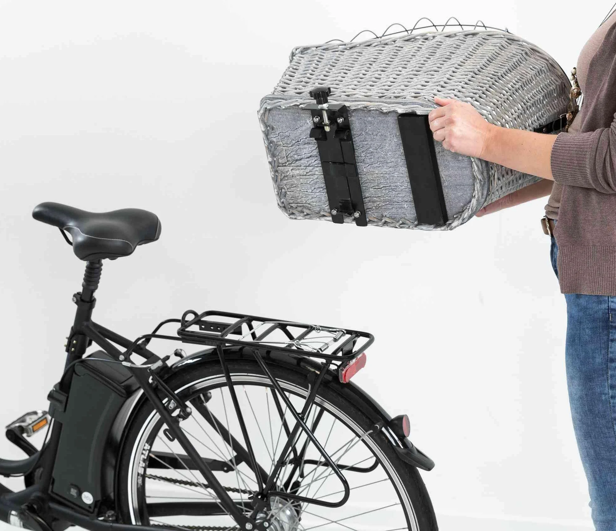 TRIXIE Kosz rowerowy dla psów do 8 kg 35×49×55 cm tkany z kratką ochronną i poduszką